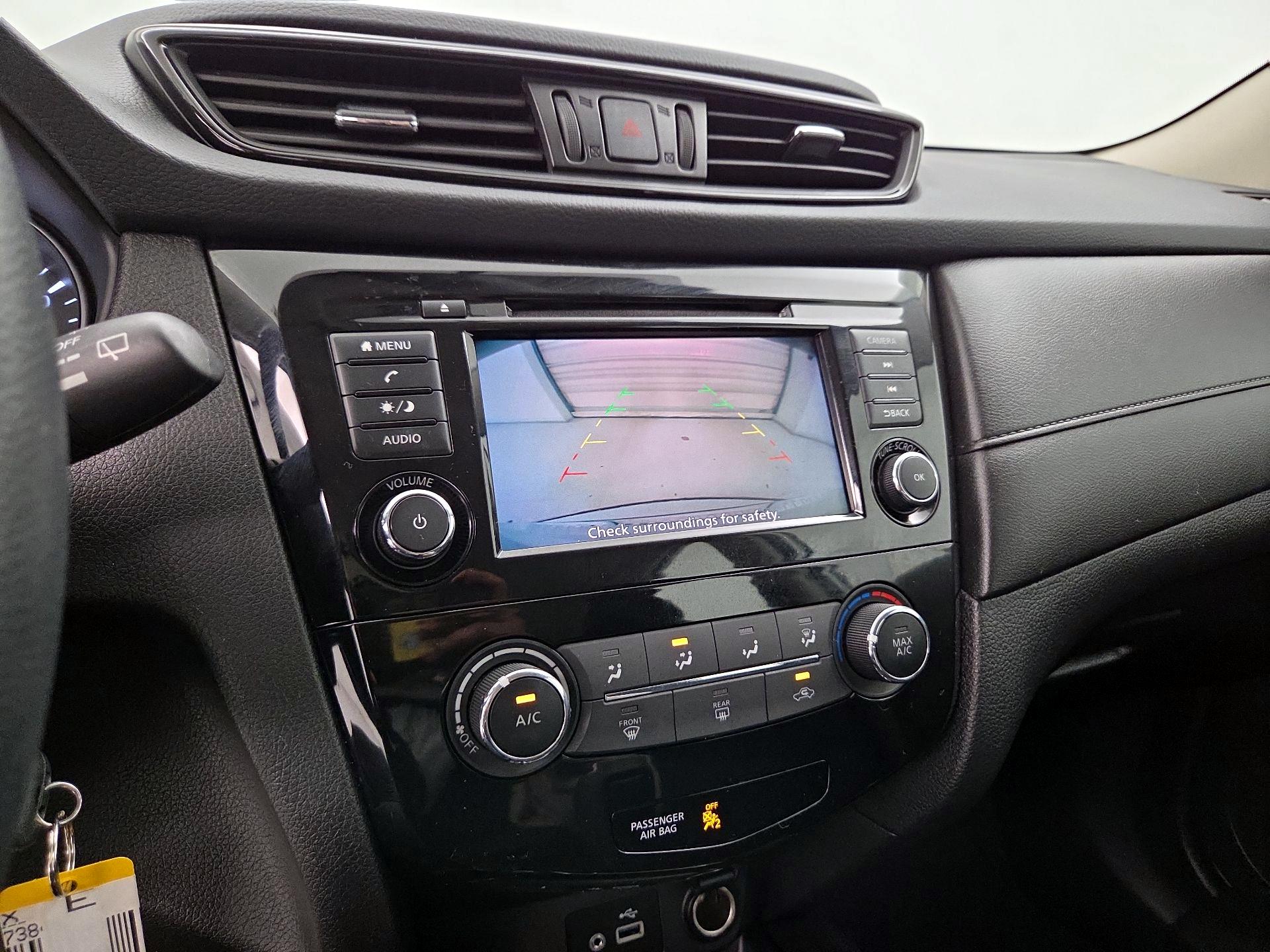 Thumbnail: 2018 Nissan Rogue - 14