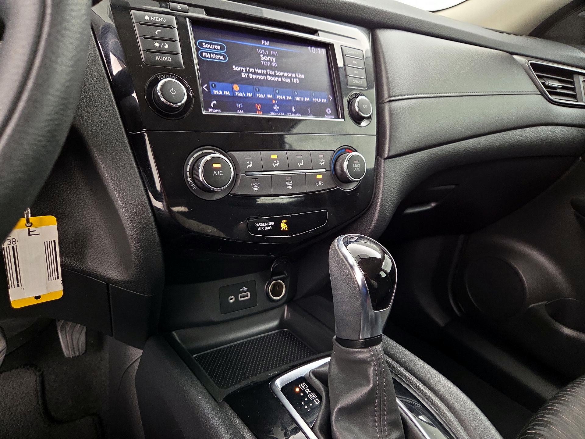 Thumbnail: 2018 Nissan Rogue - 16