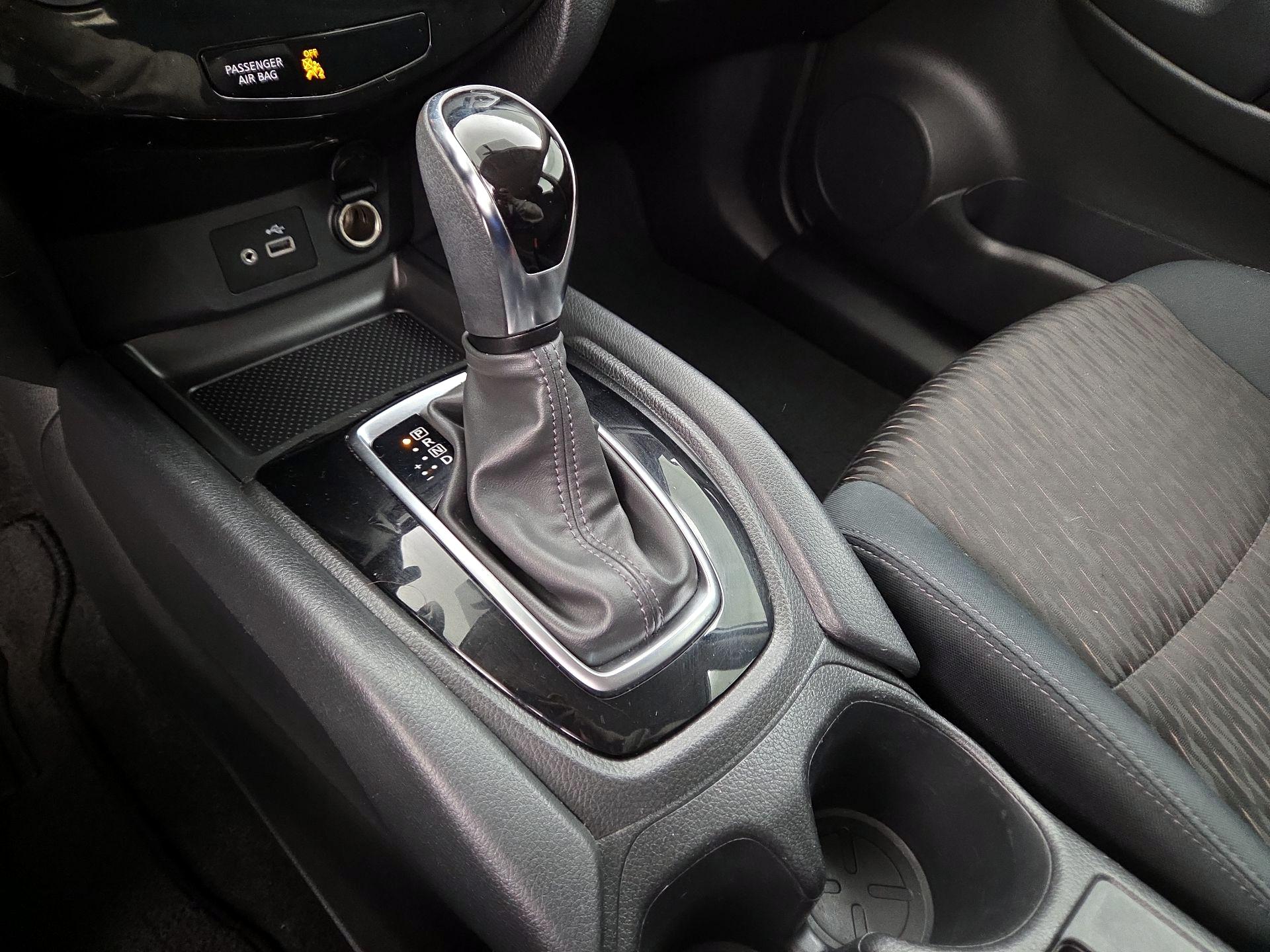 Thumbnail: 2018 Nissan Rogue - 17