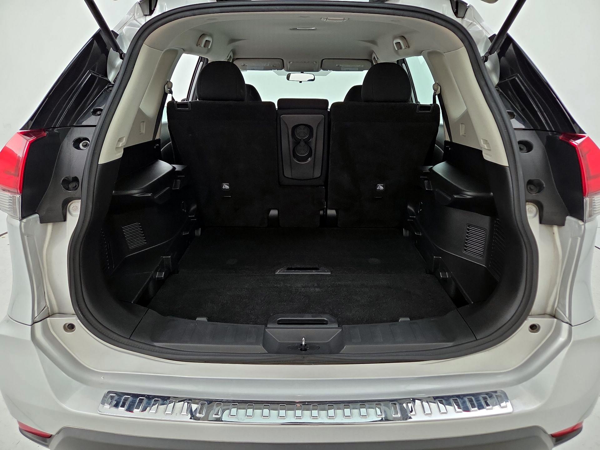 Thumbnail: 2018 Nissan Rogue - 20