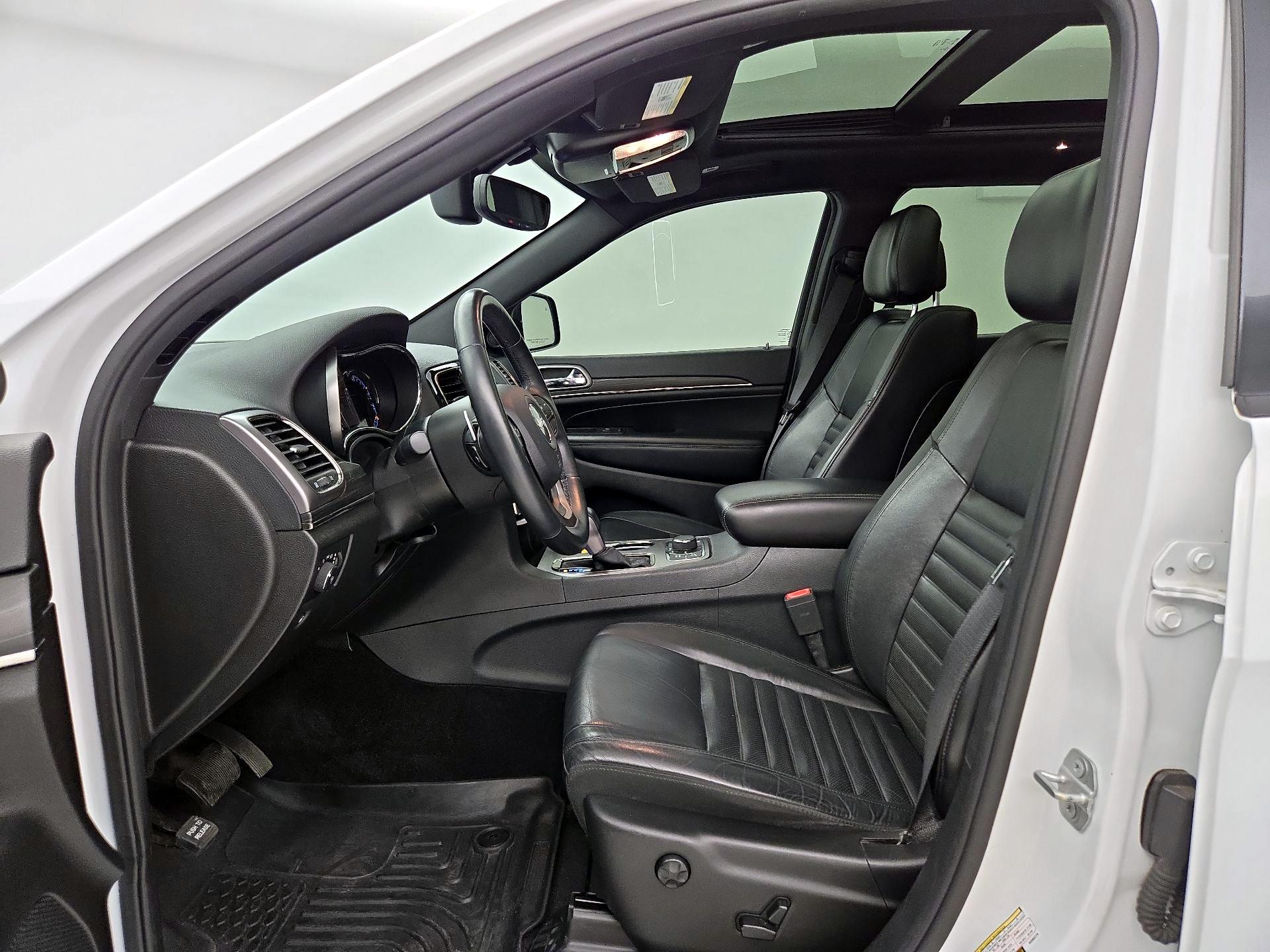 Thumbnail: 2019 Jeep Grand Cherokee - 11