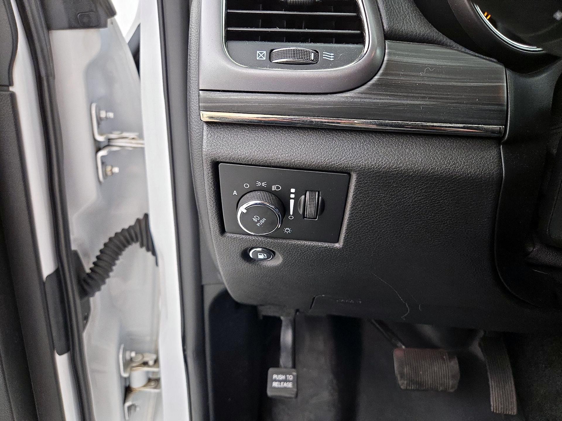 Thumbnail: 2019 Jeep Grand Cherokee - 13