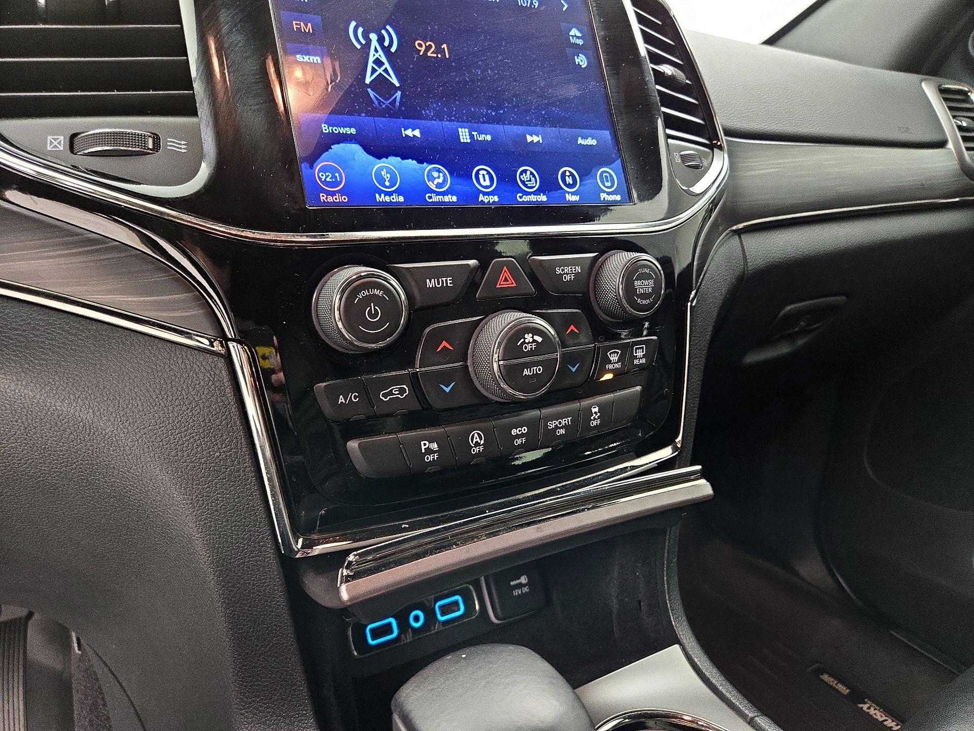 Thumbnail: 2019 Jeep Grand Cherokee - 17