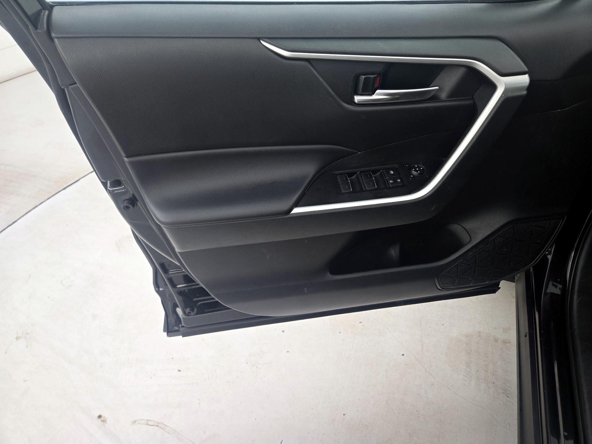 Thumbnail: 2024 Toyota RAV4 - 12