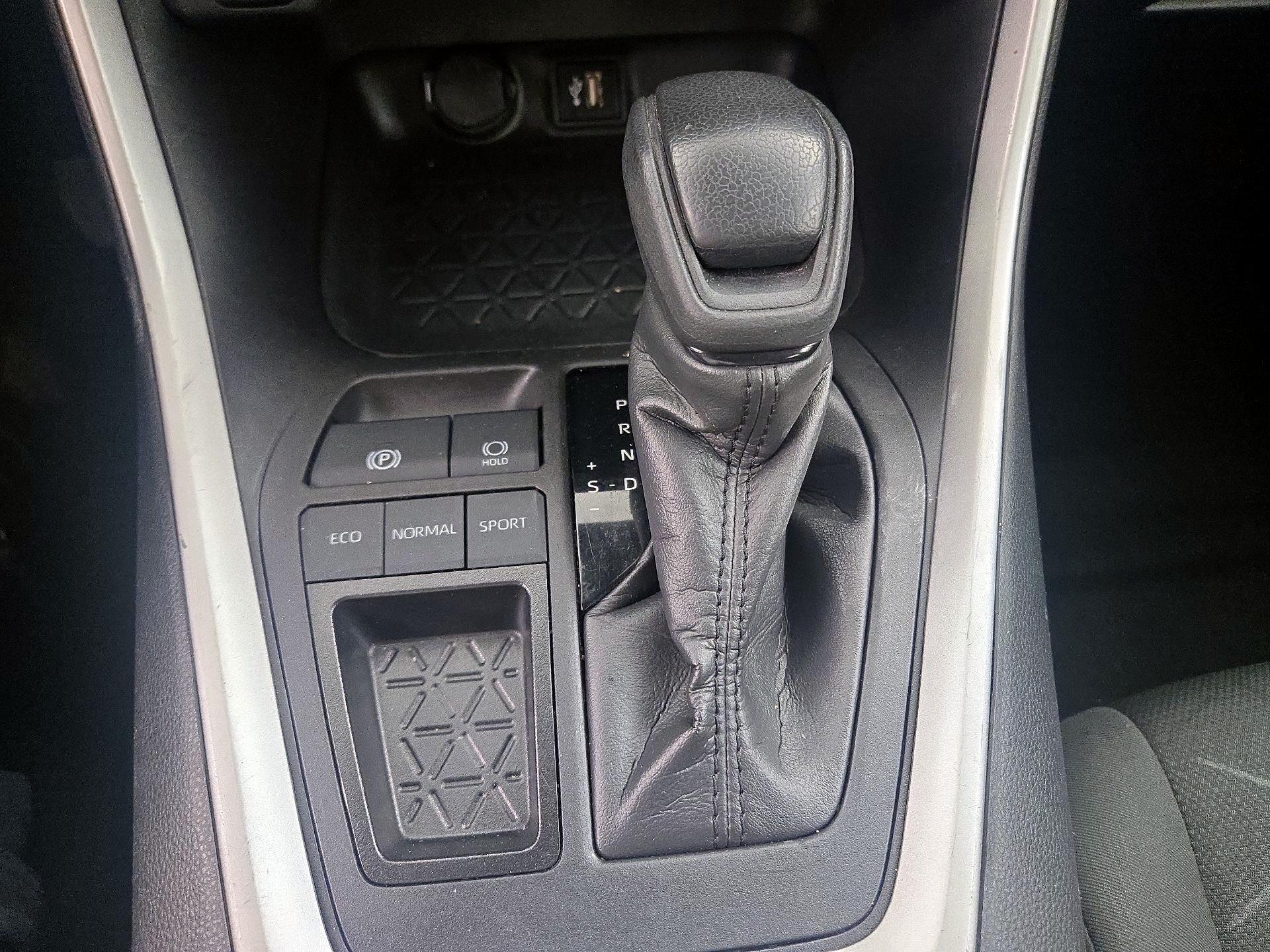 Thumbnail: 2024 Toyota RAV4 - 17