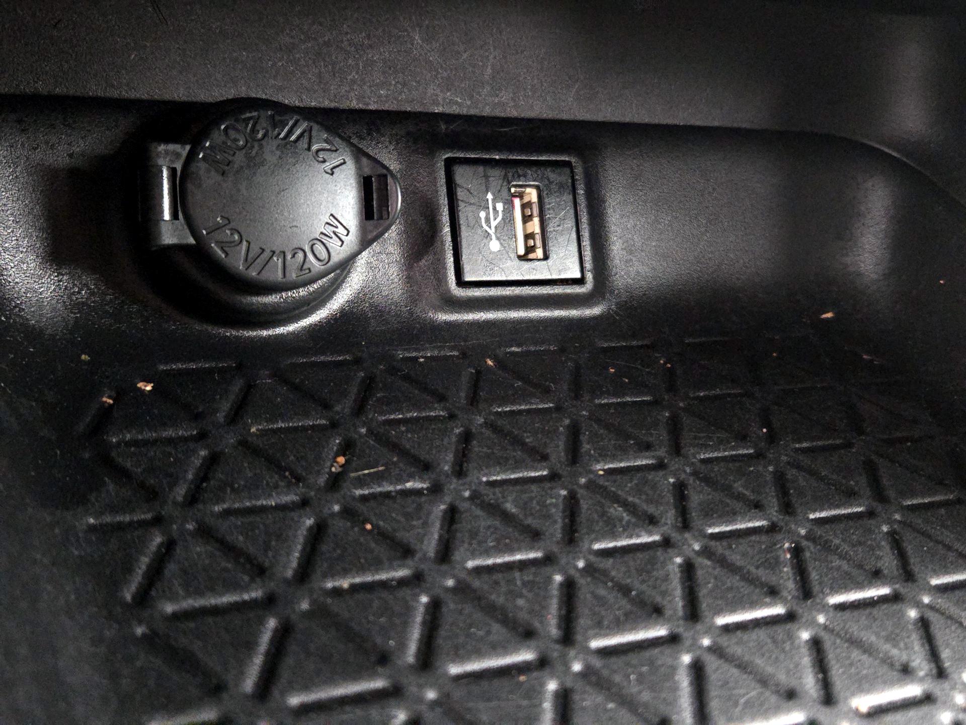 Thumbnail: 2024 Toyota RAV4 - 18