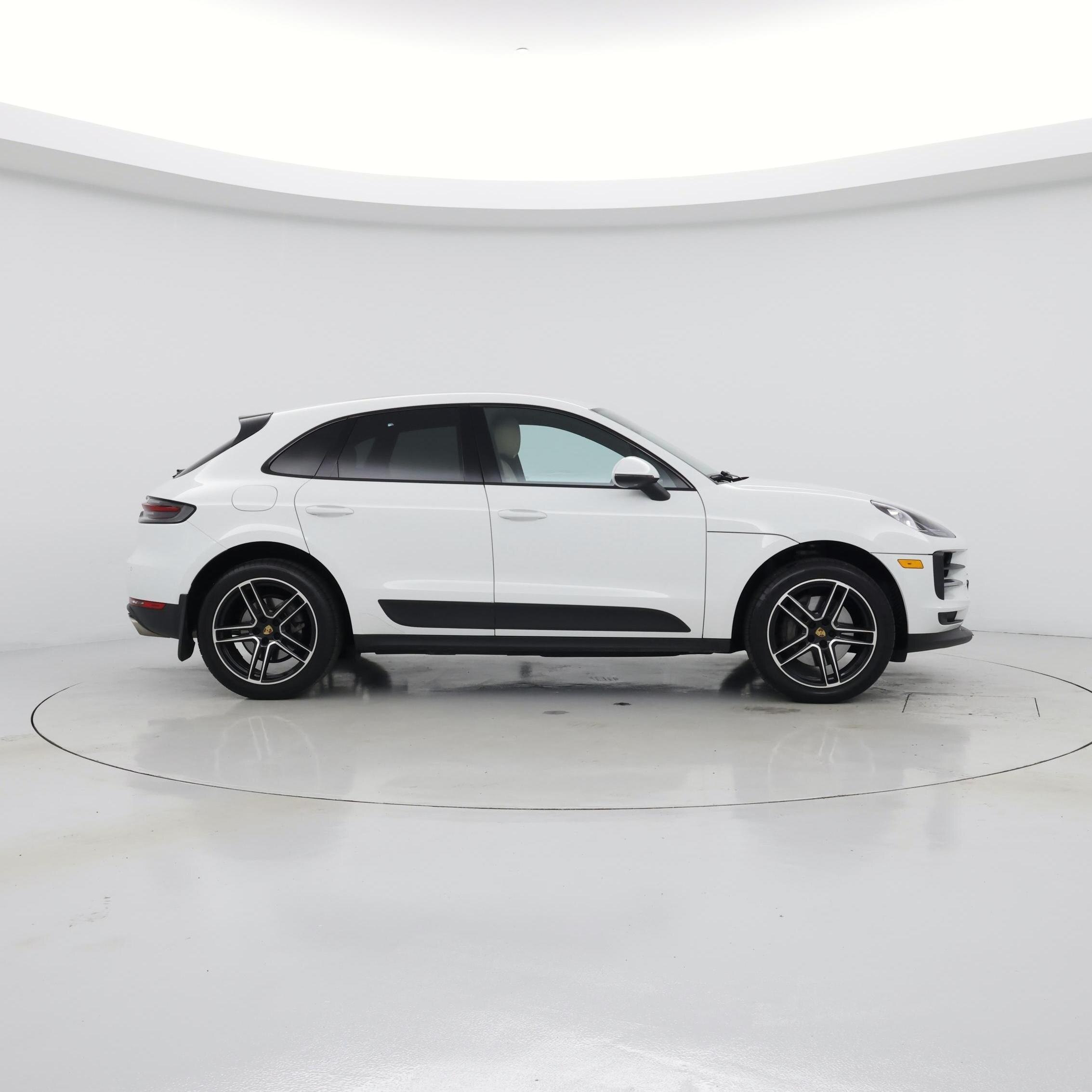 Thumbnail: 2020 Porsche Macan - 7