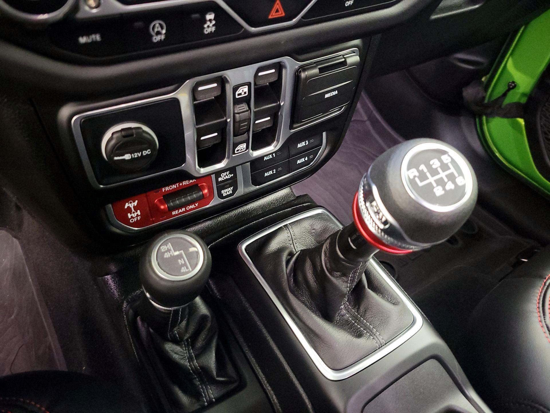 Thumbnail: 2025 Jeep Wrangler - 17