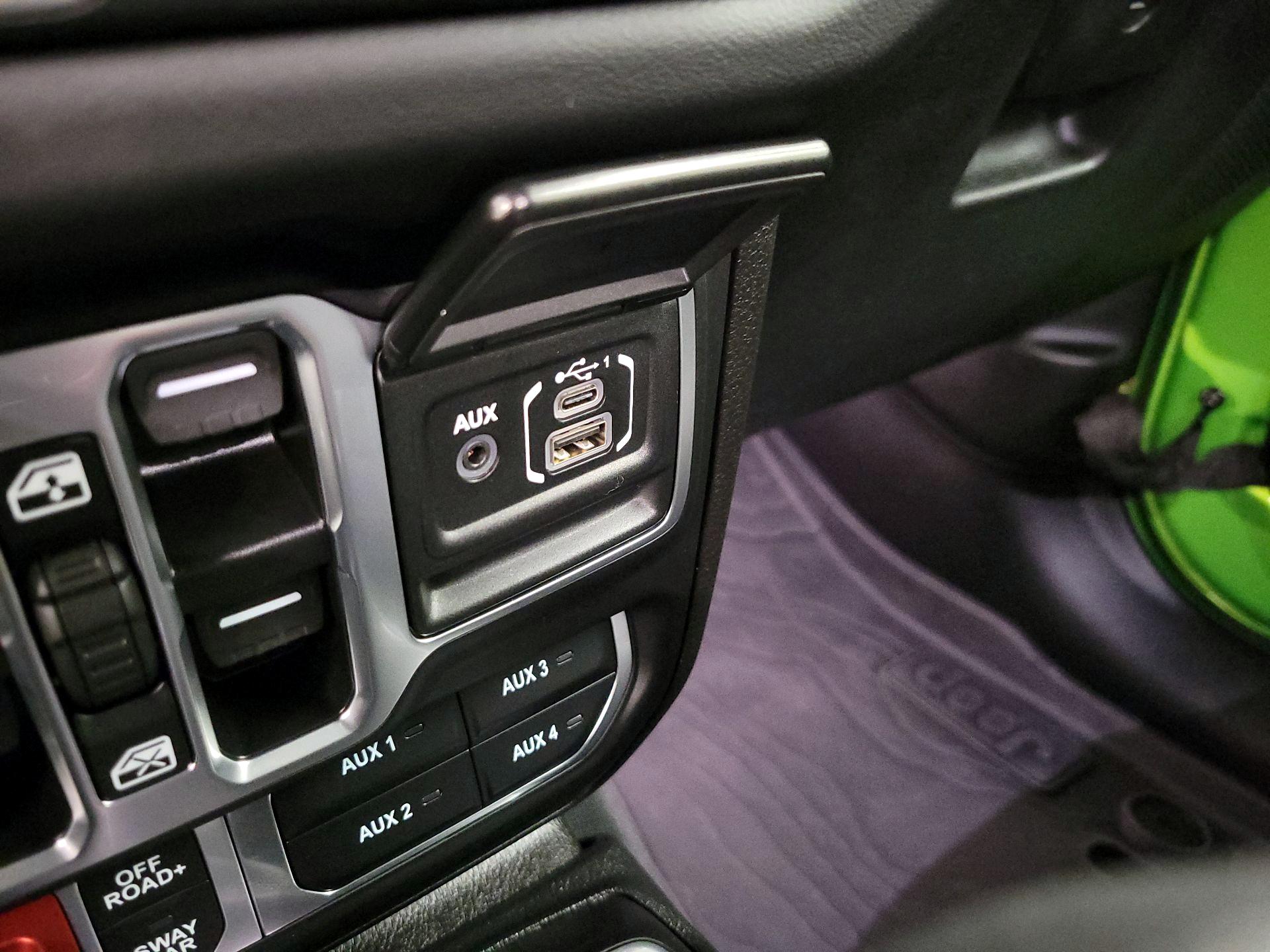 Thumbnail: 2025 Jeep Wrangler - 18