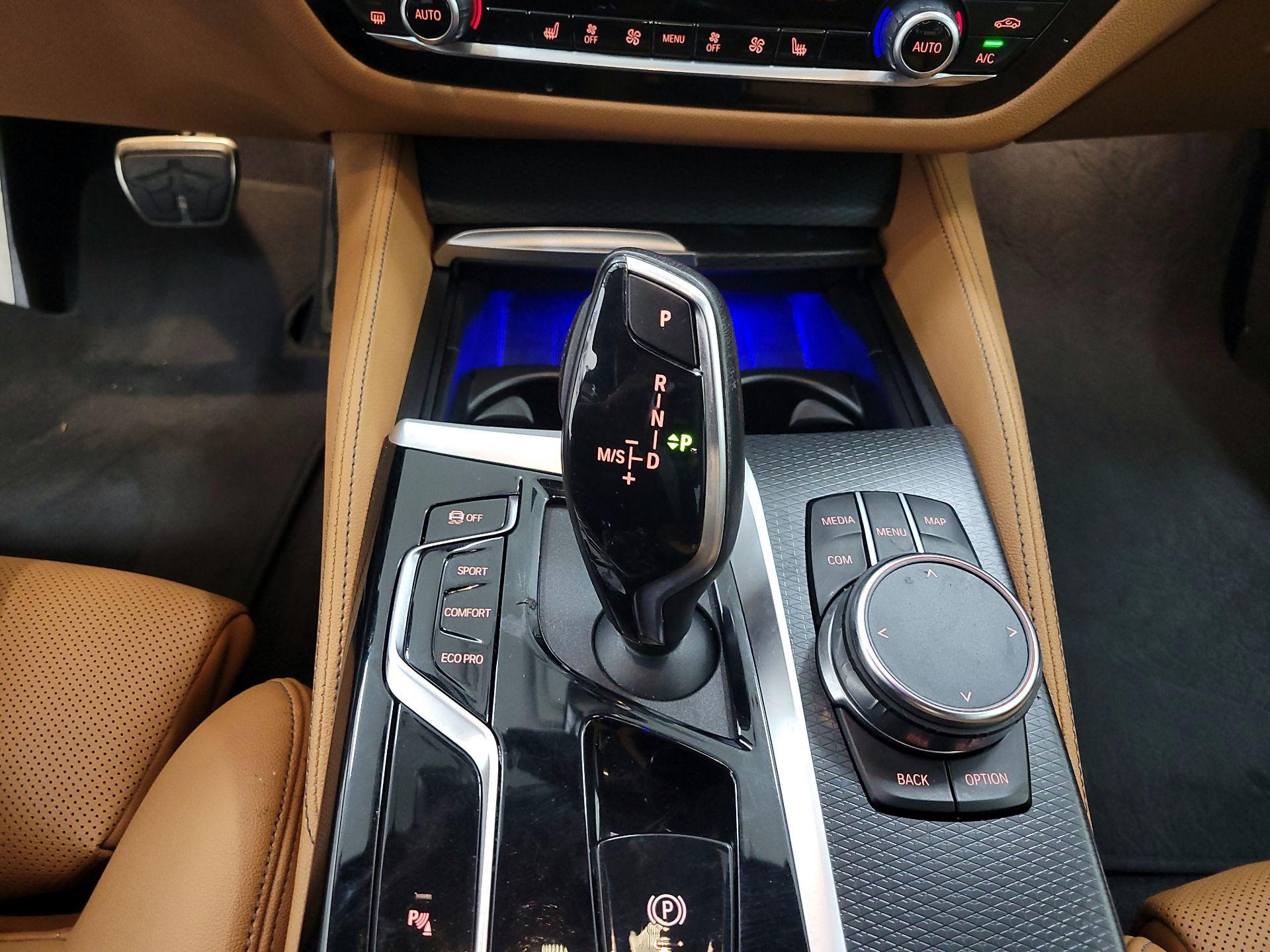 Thumbnail: 2023 BMW 5 Series - 18