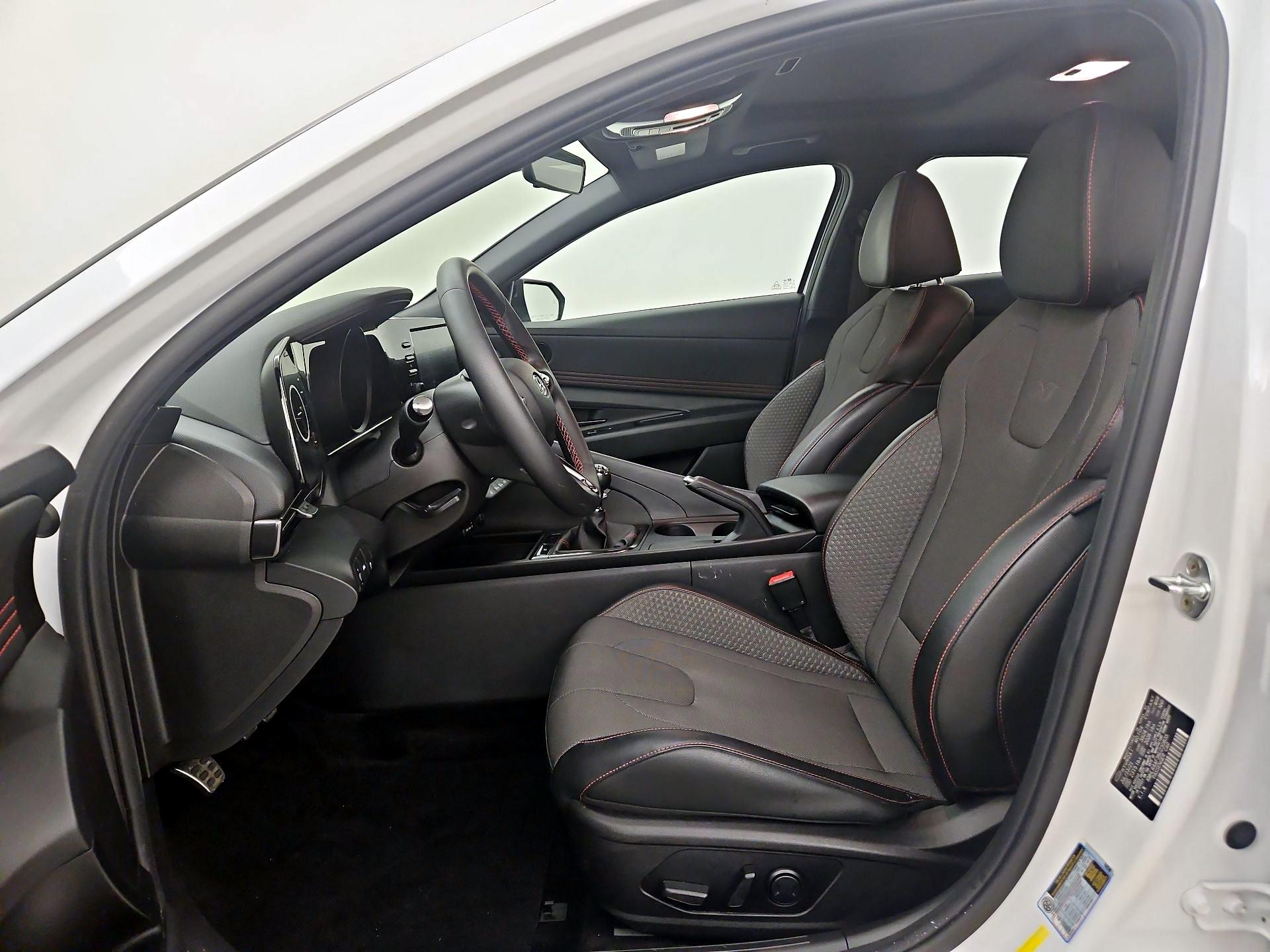 Thumbnail: 2022 Hyundai Elantra - 11
