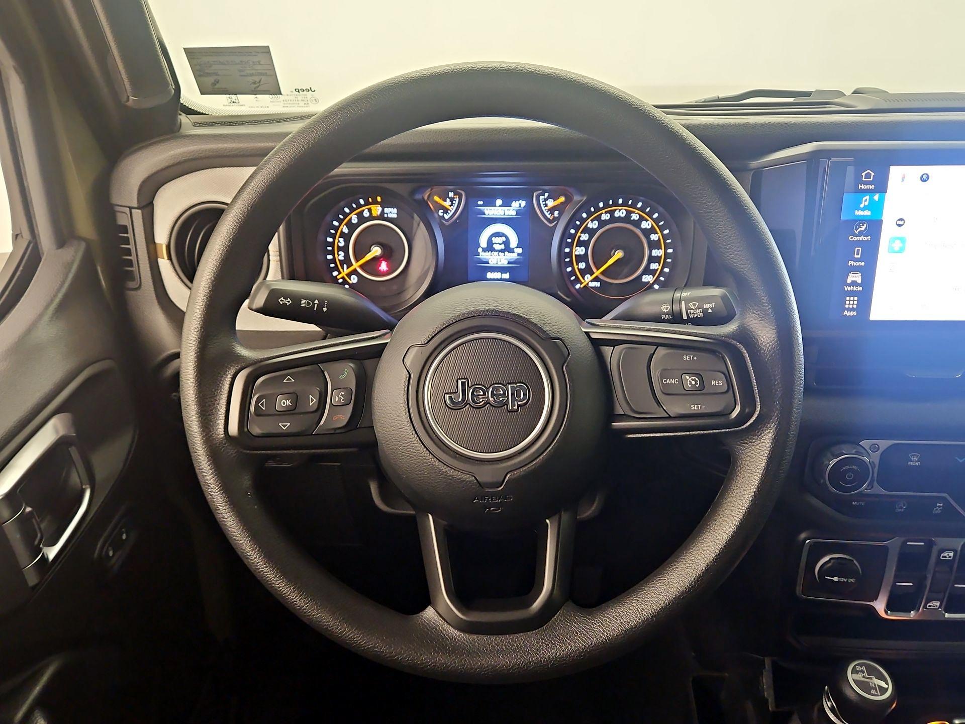 Thumbnail: 2025 Jeep Gladiator - 10