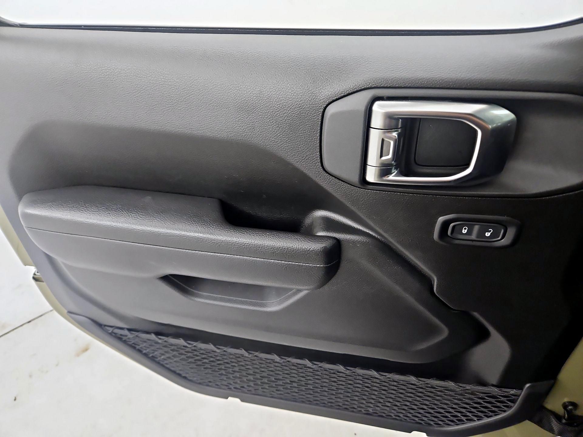 Thumbnail: 2025 Jeep Gladiator - 12