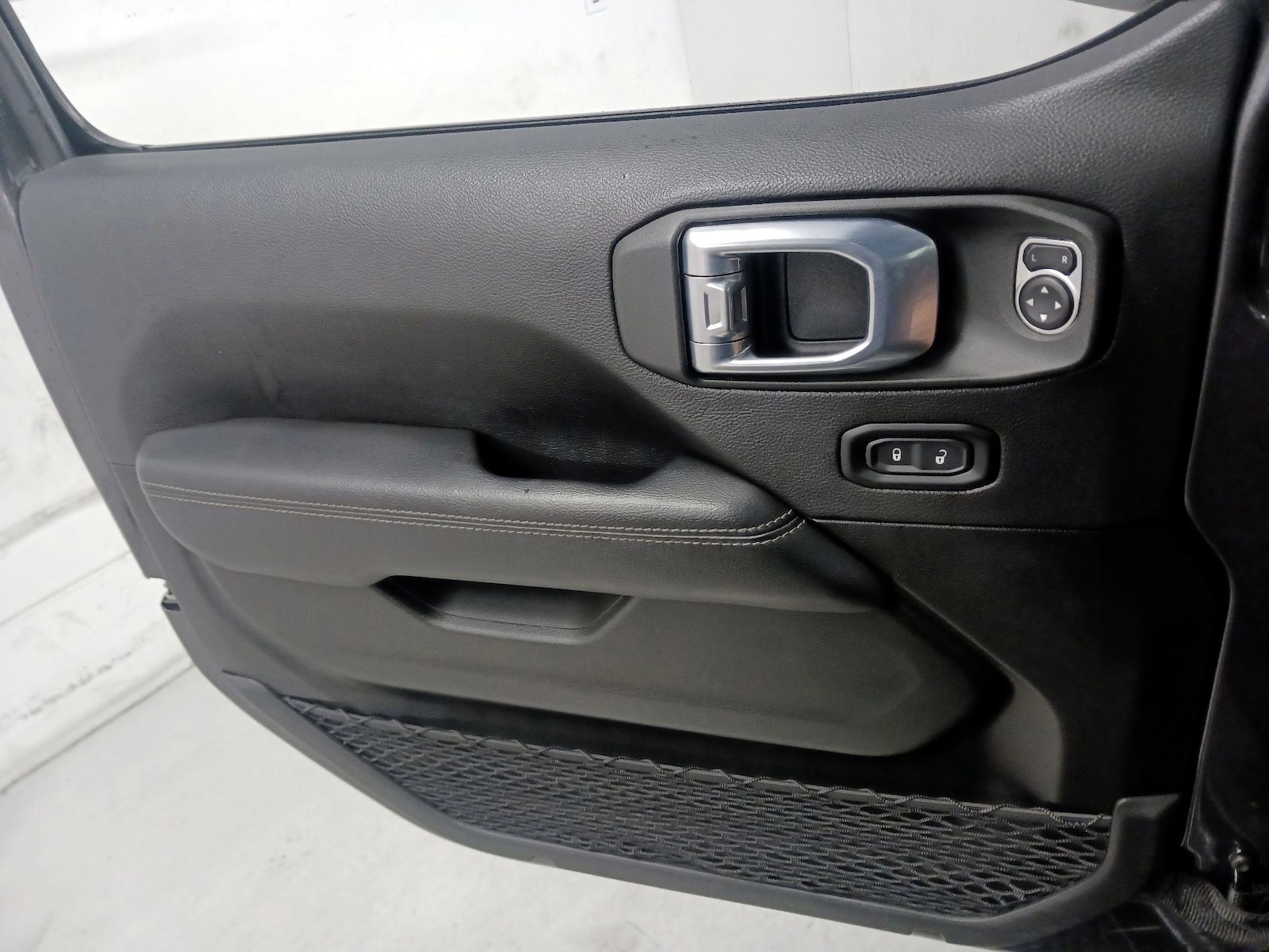 2021 Jeep Wrangler Unlimited Sahara 4XE - Photo 13