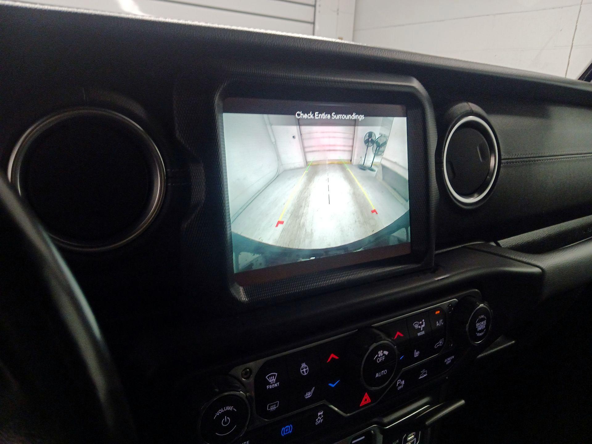 Thumbnail: 2021 Jeep Wrangler - 14