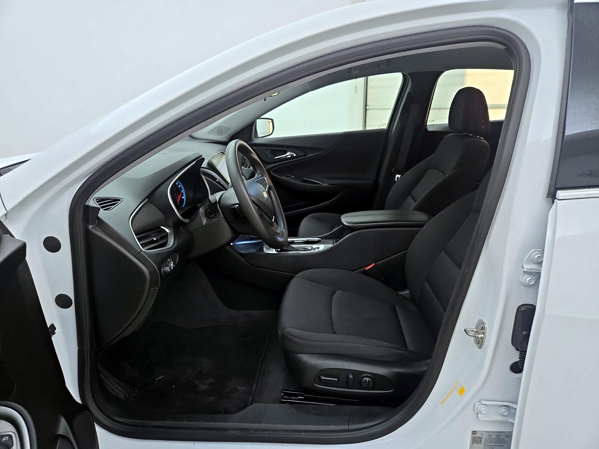 Thumbnail: 2023 Chevrolet Malibu - 11