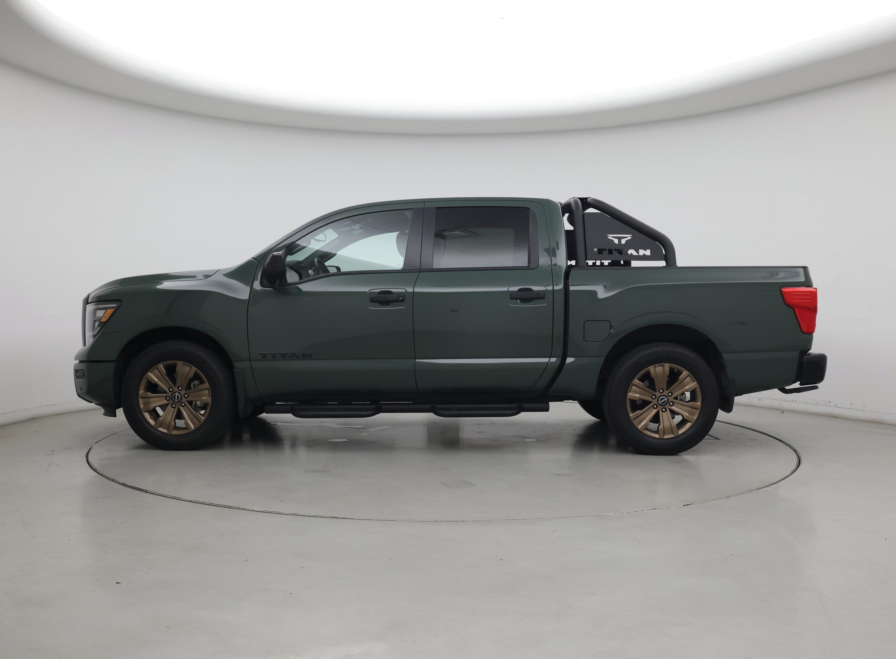 Thumbnail: 2024 Nissan Titan - 3