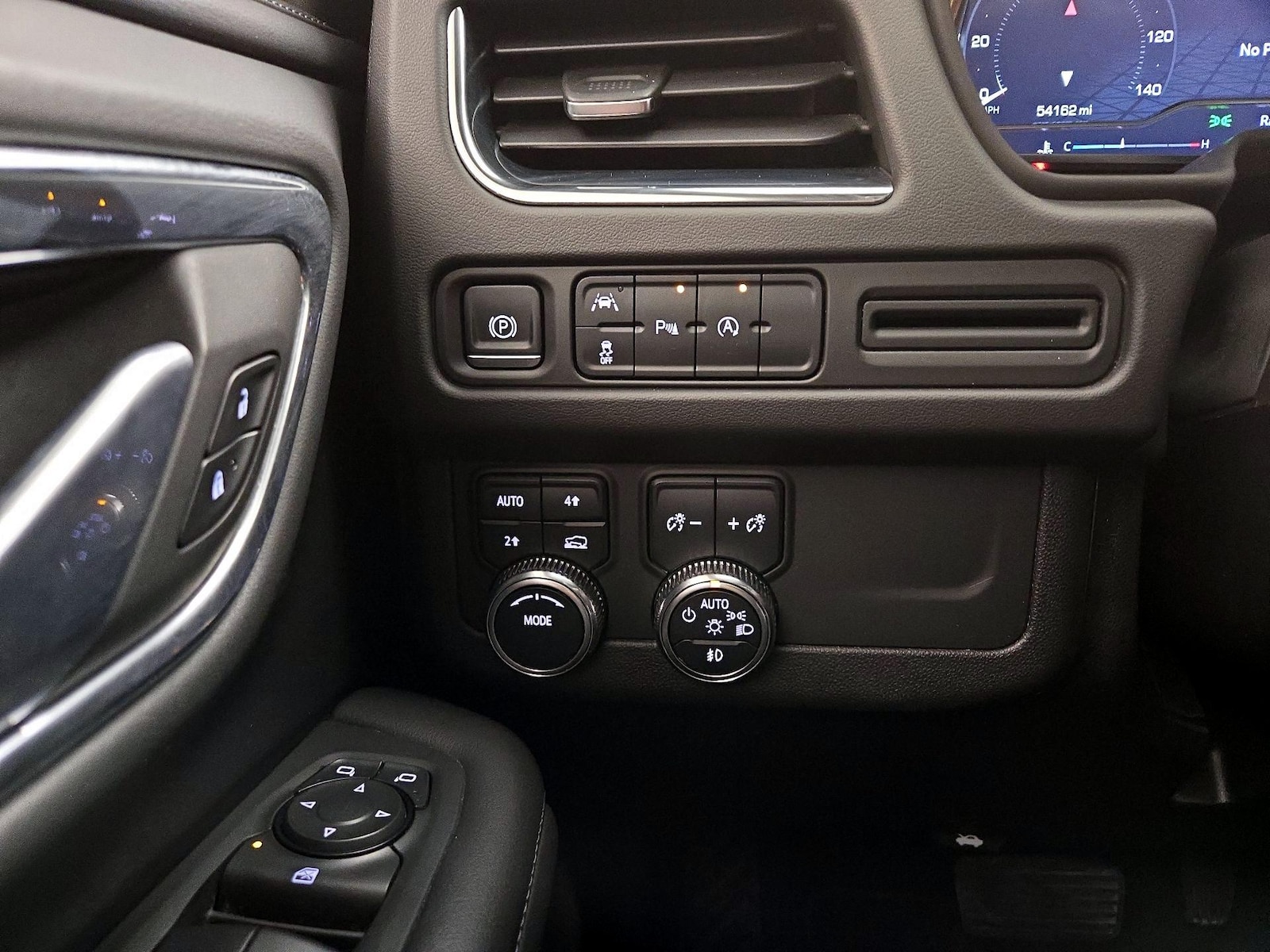 2023 GMC Yukon SLE - Photo 14