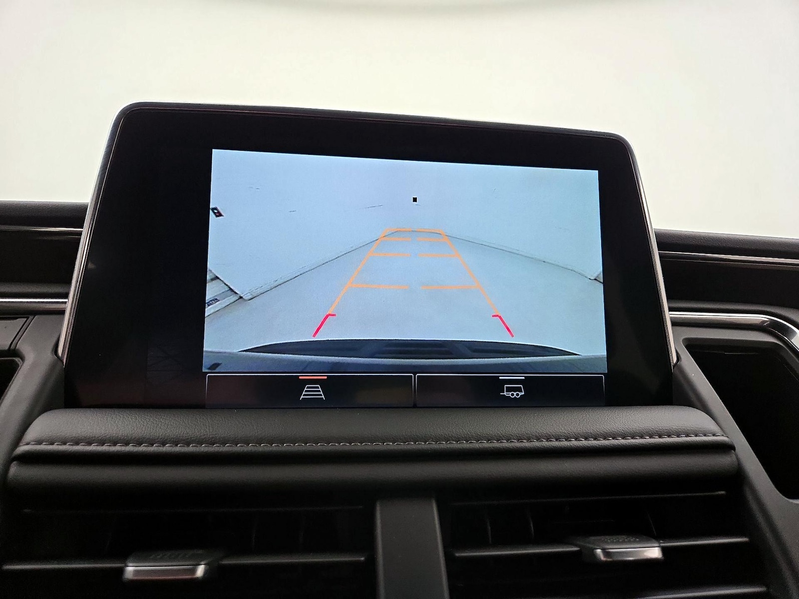 2023 GMC Yukon SLE - Photo 16