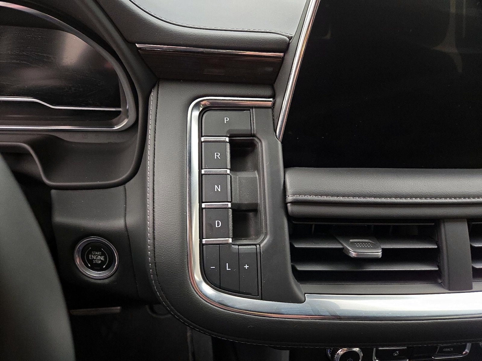 2023 GMC Yukon SLE - Photo 19