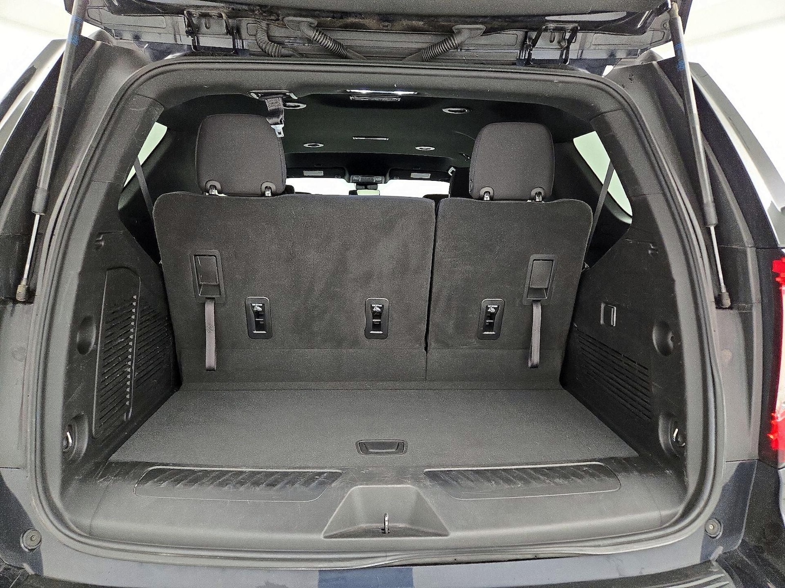 2023 GMC Yukon SLE - Photo 23