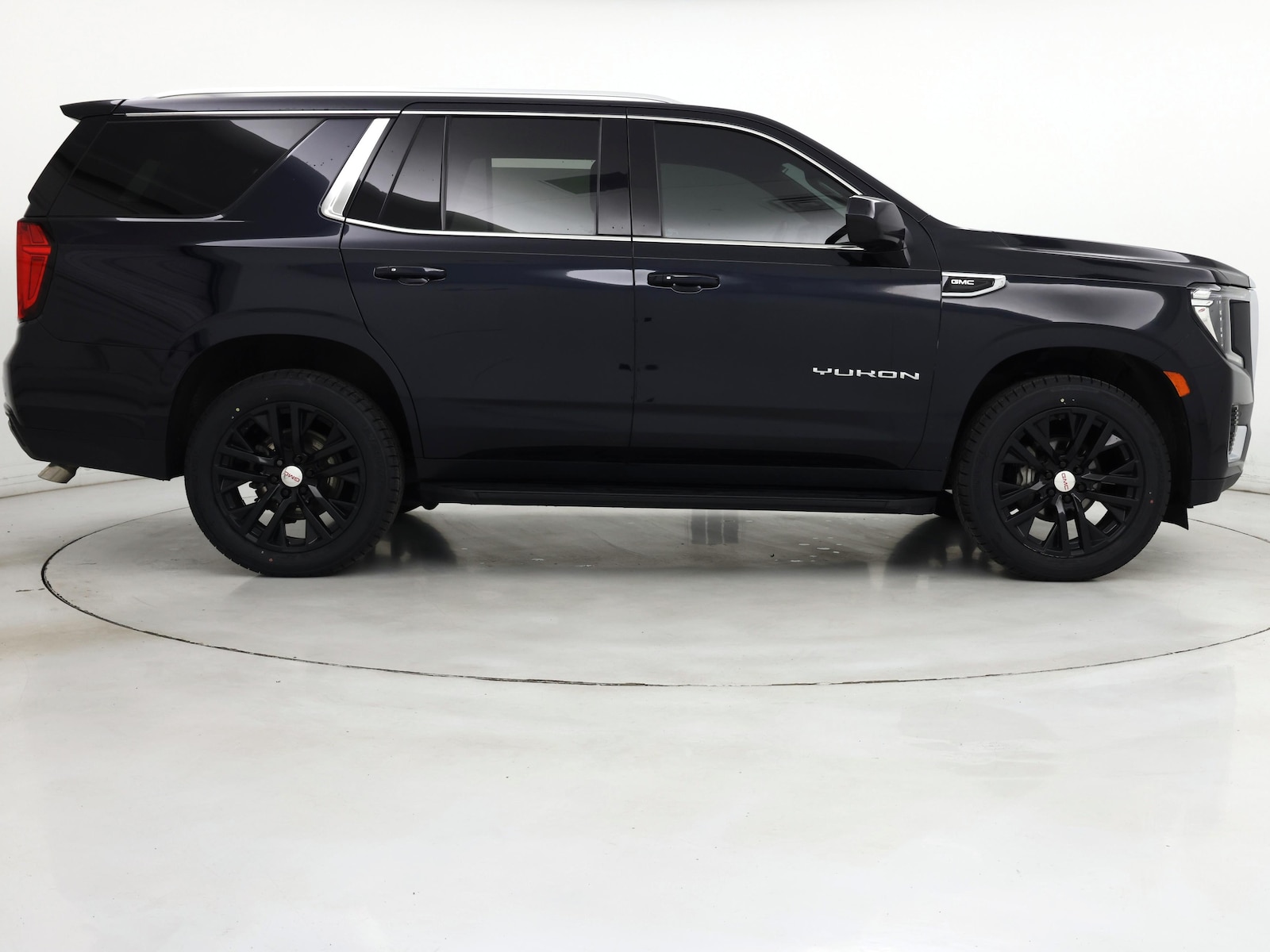 2023 GMC Yukon SLE - Photo 8