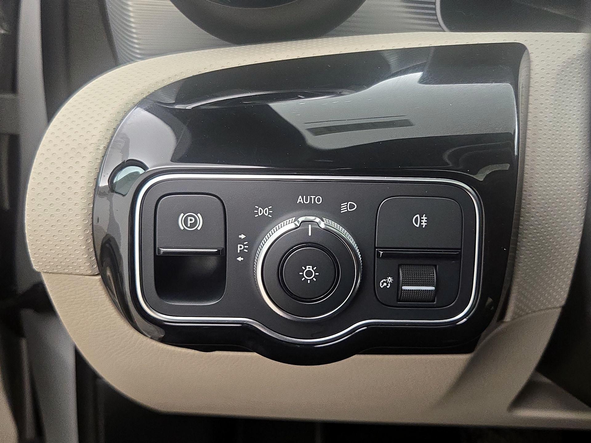 Thumbnail: 2020 Mercedes-Benz A-Class - 13