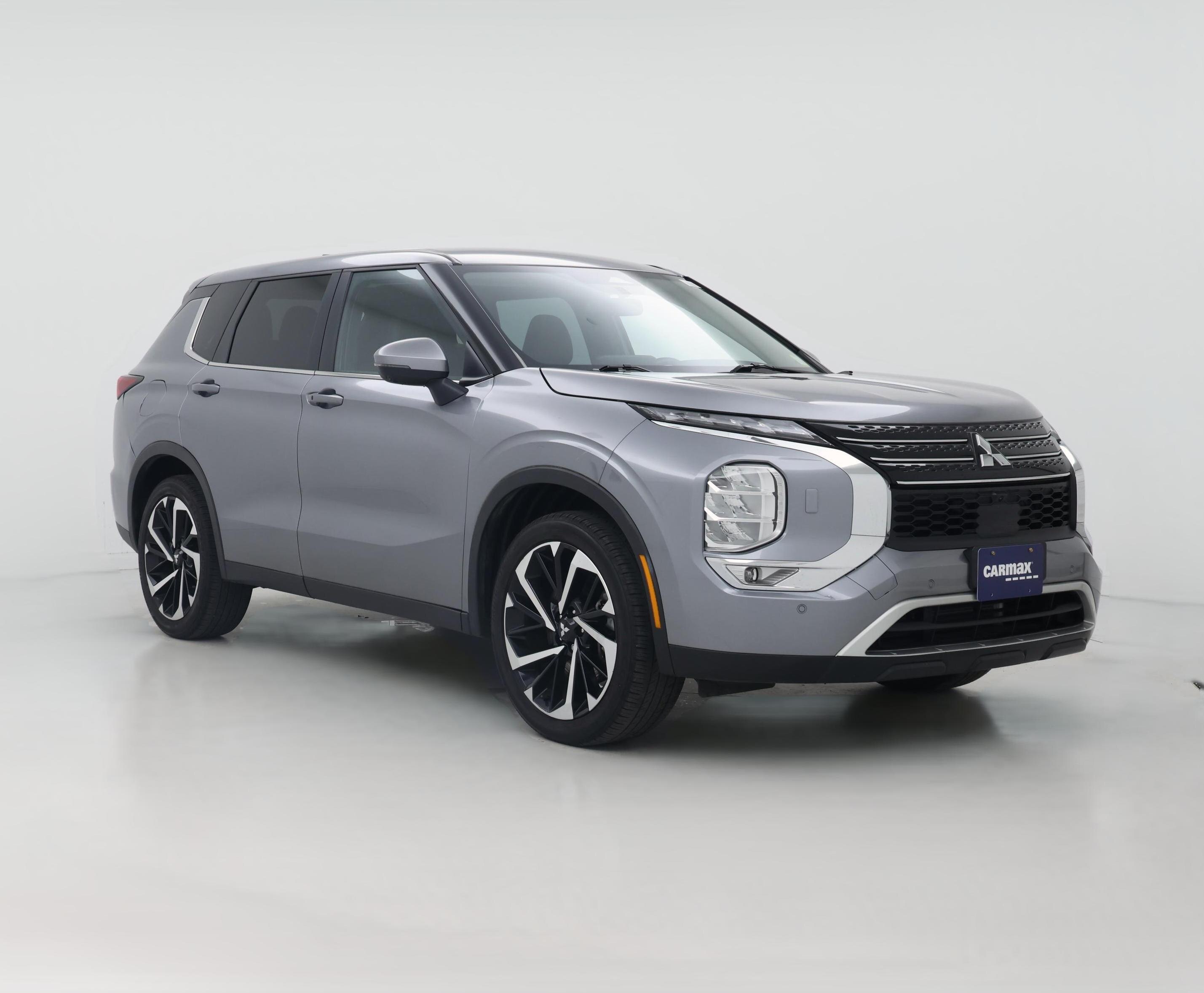 Thumbnail: 2022 Mitsubishi Outlander - 1