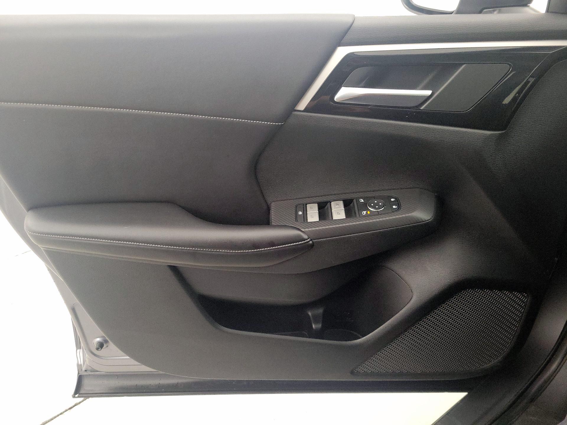 Thumbnail: 2022 Mitsubishi Outlander - 12