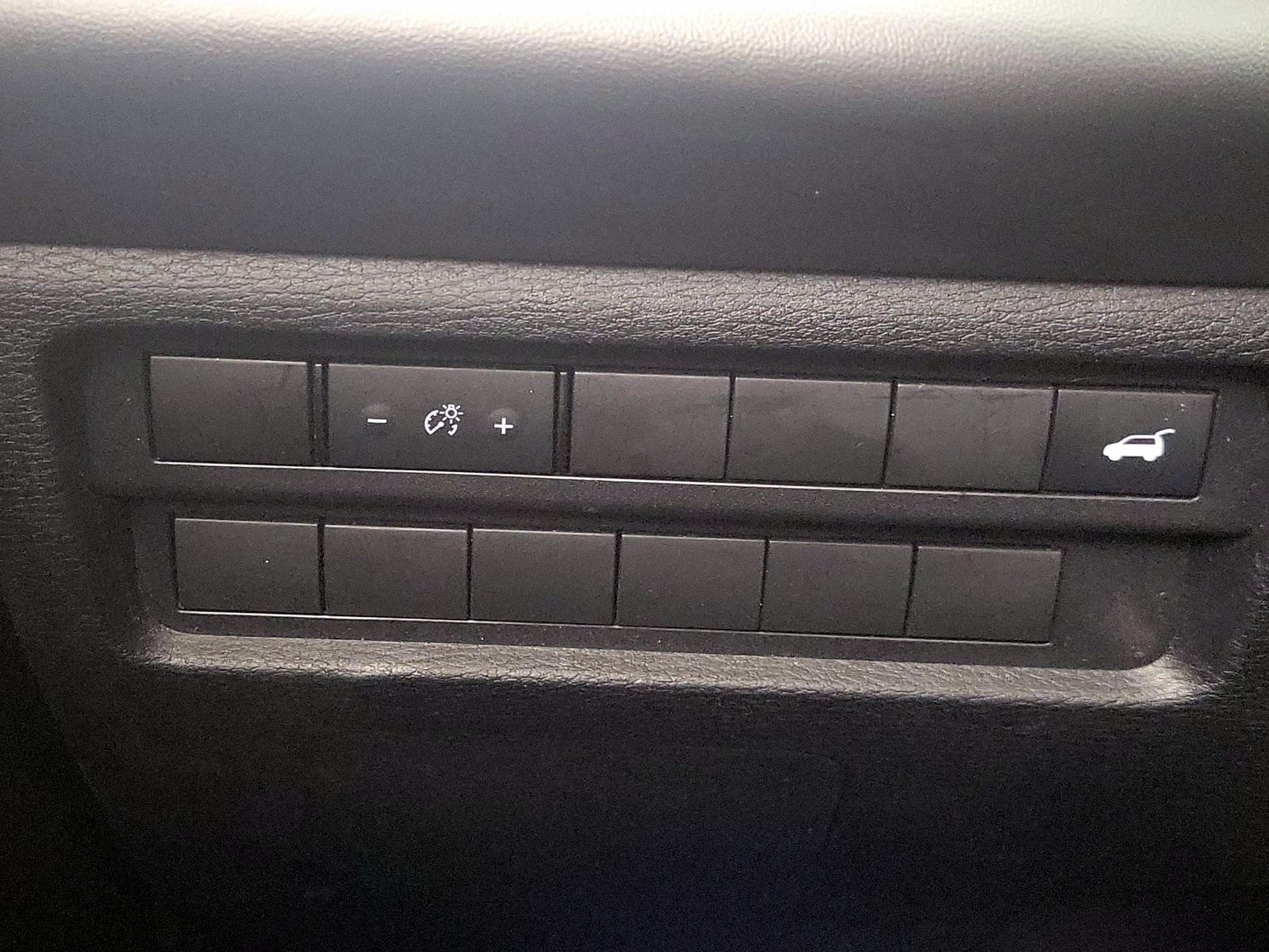 Thumbnail: 2022 Mitsubishi Outlander - 13