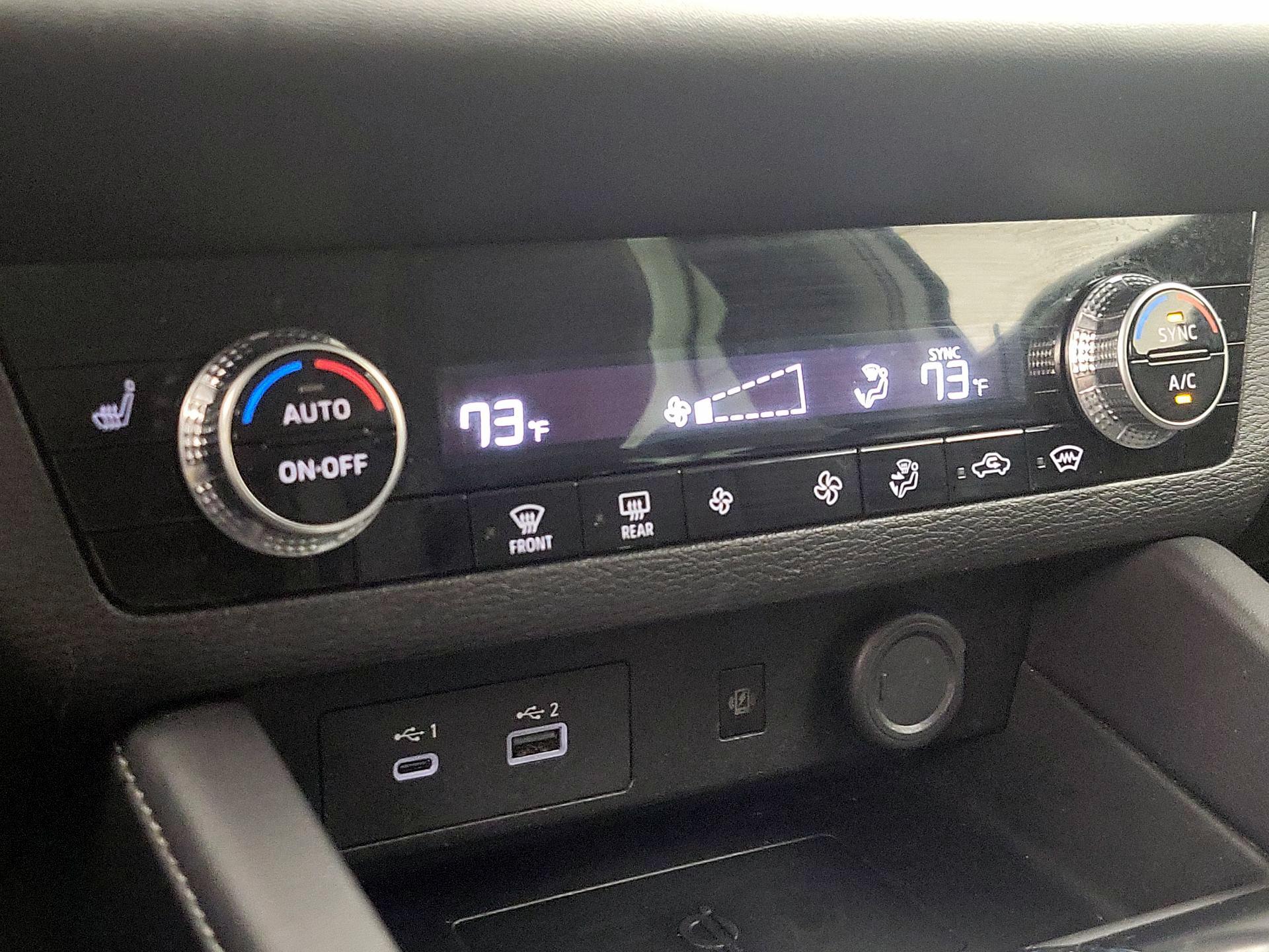 Thumbnail: 2022 Mitsubishi Outlander - 17