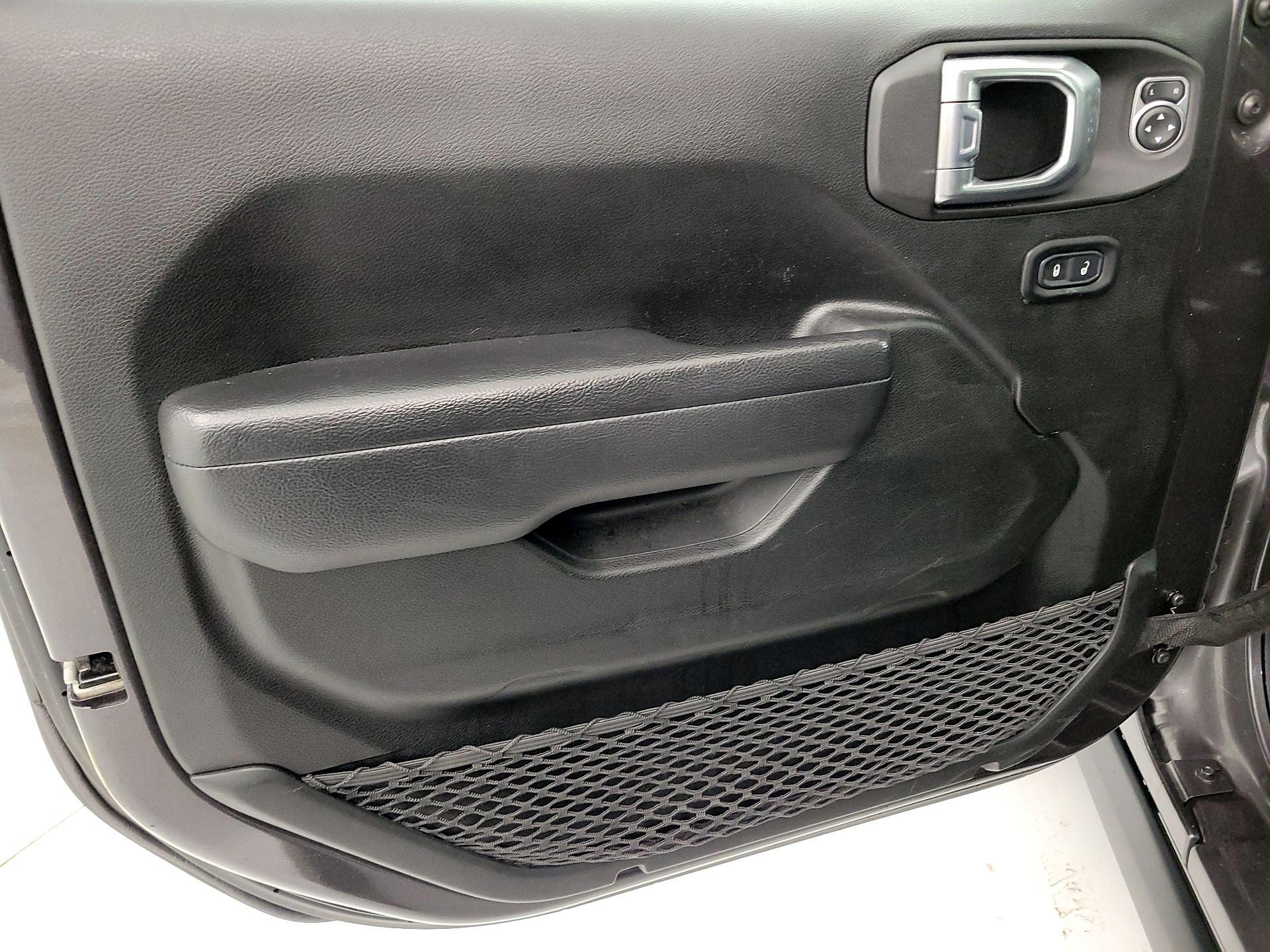 Thumbnail: 2022 Jeep Wrangler - 12