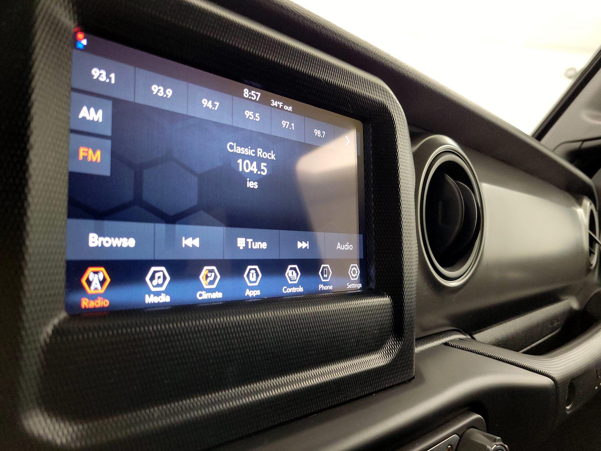 Thumbnail: 2022 Jeep Wrangler - 15