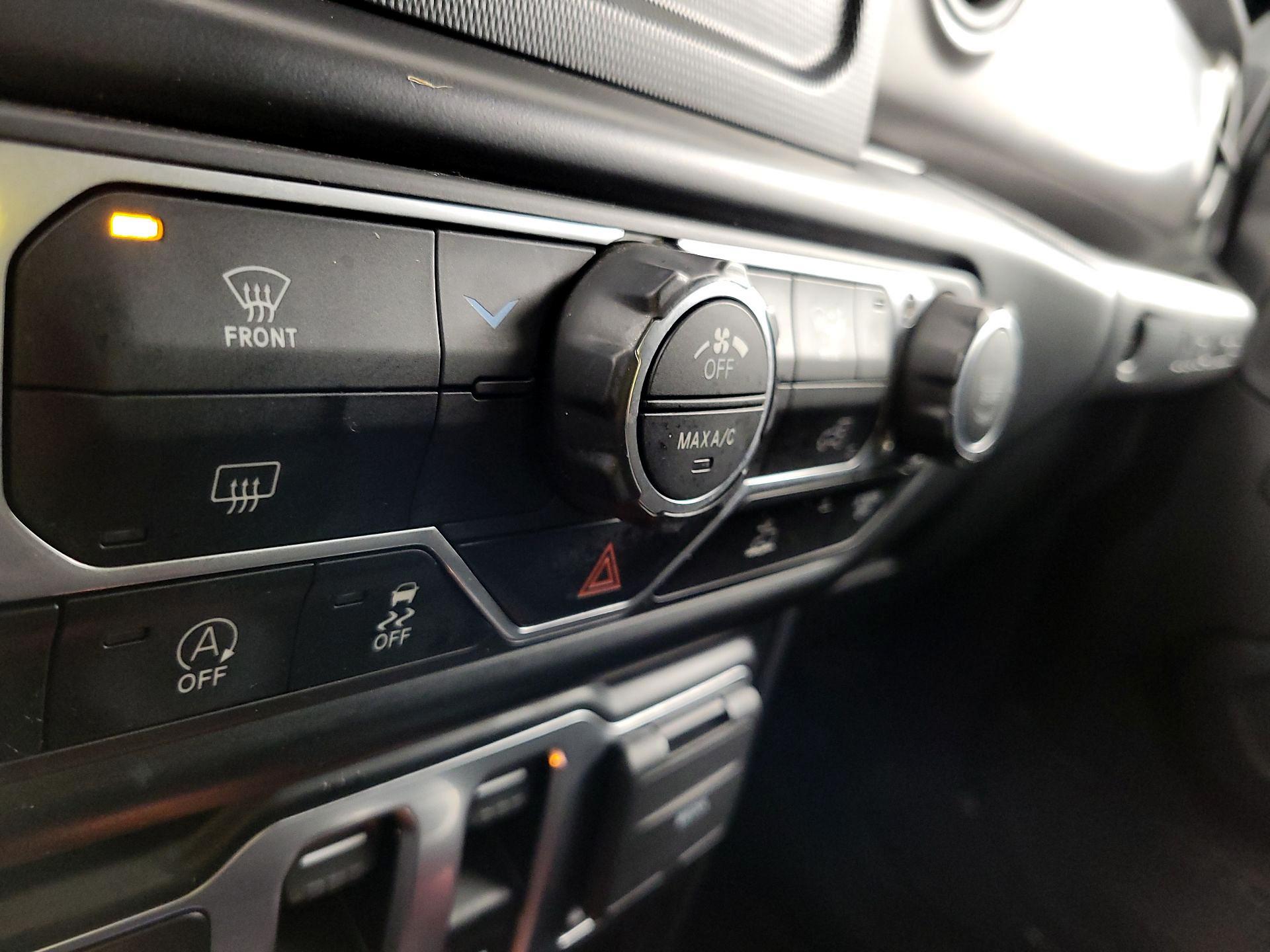 Thumbnail: 2022 Jeep Wrangler - 16