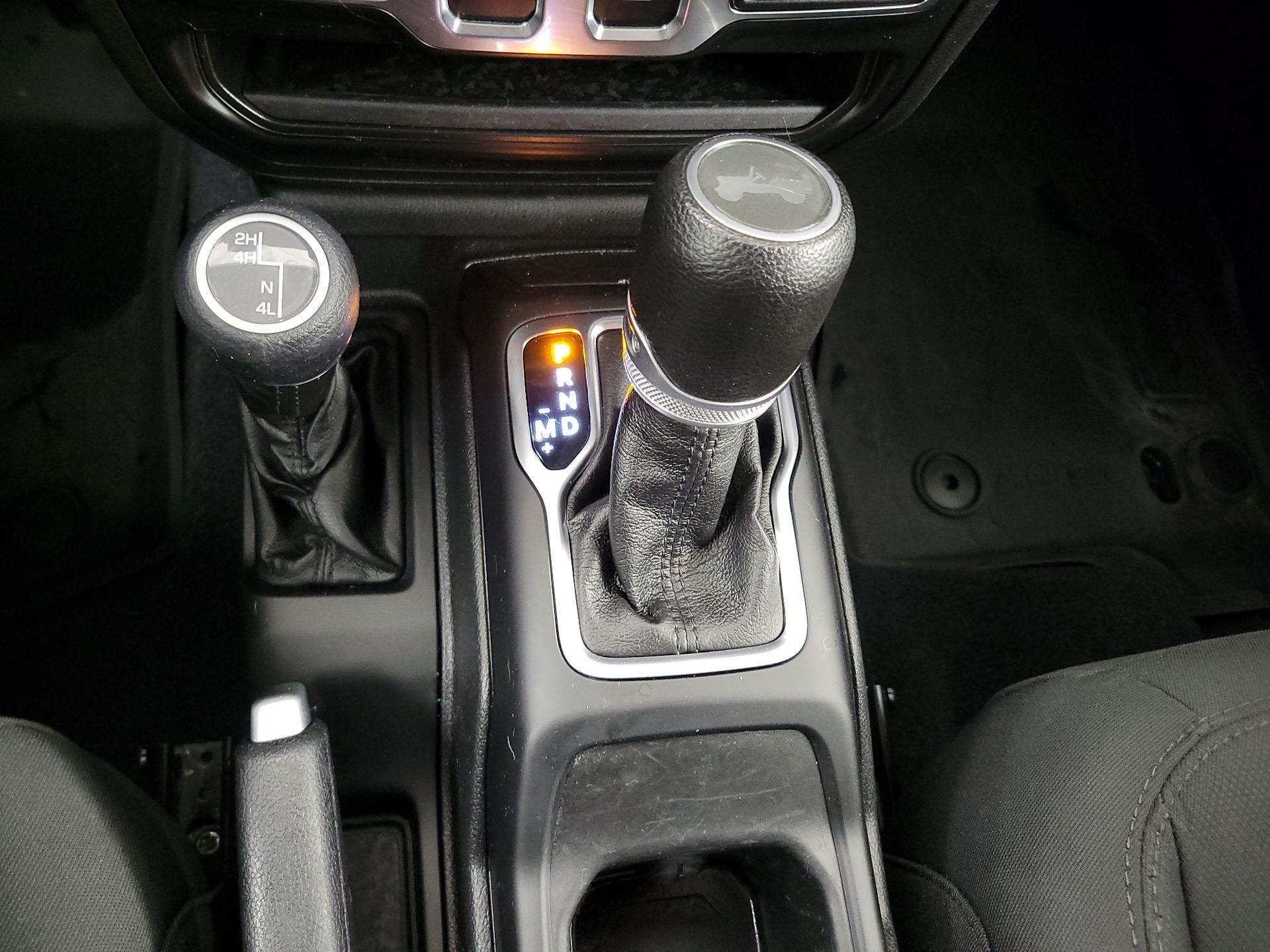 Thumbnail: 2022 Jeep Wrangler - 17