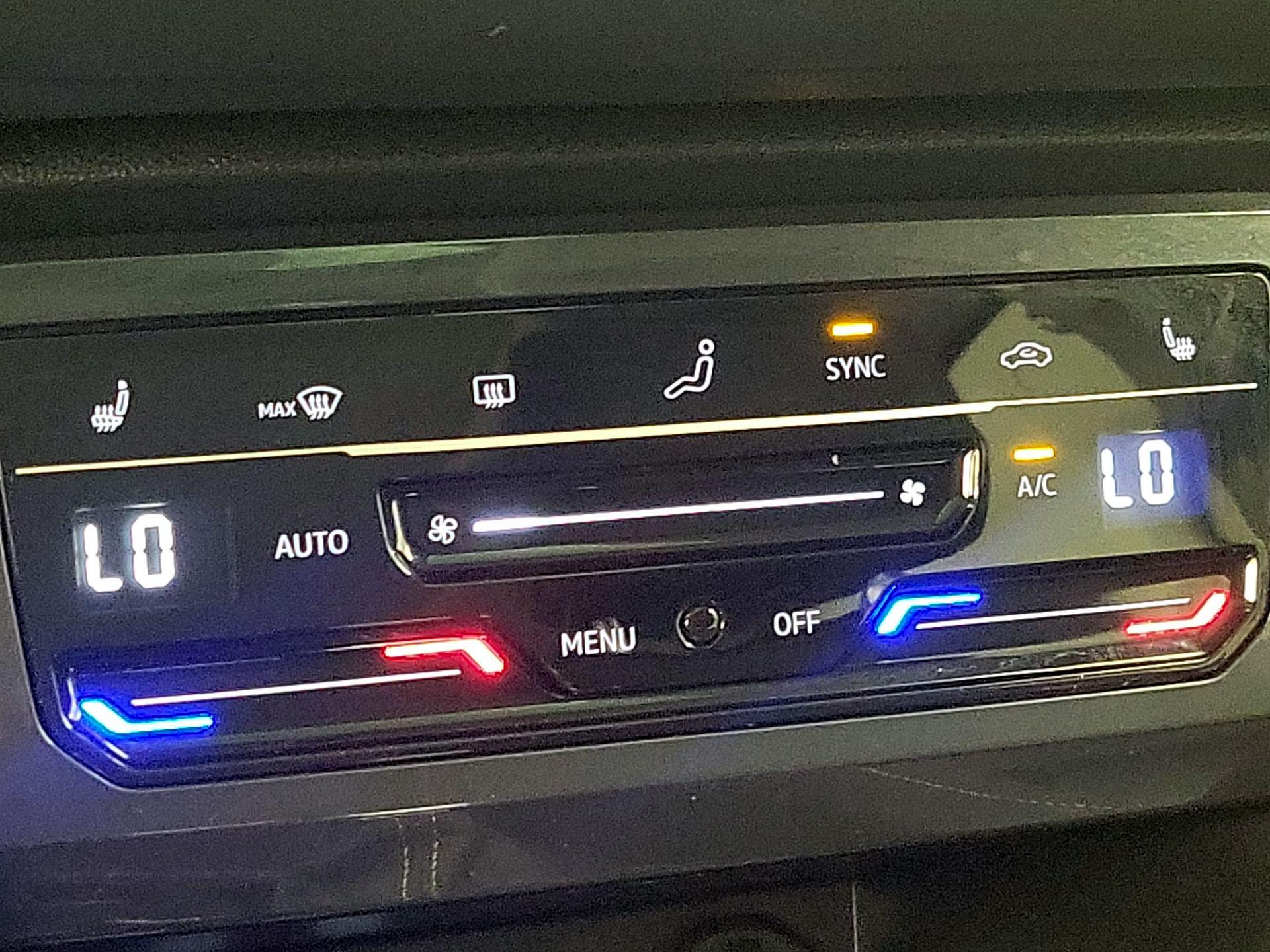 Thumbnail: 2022 Volkswagen Tiguan - 16