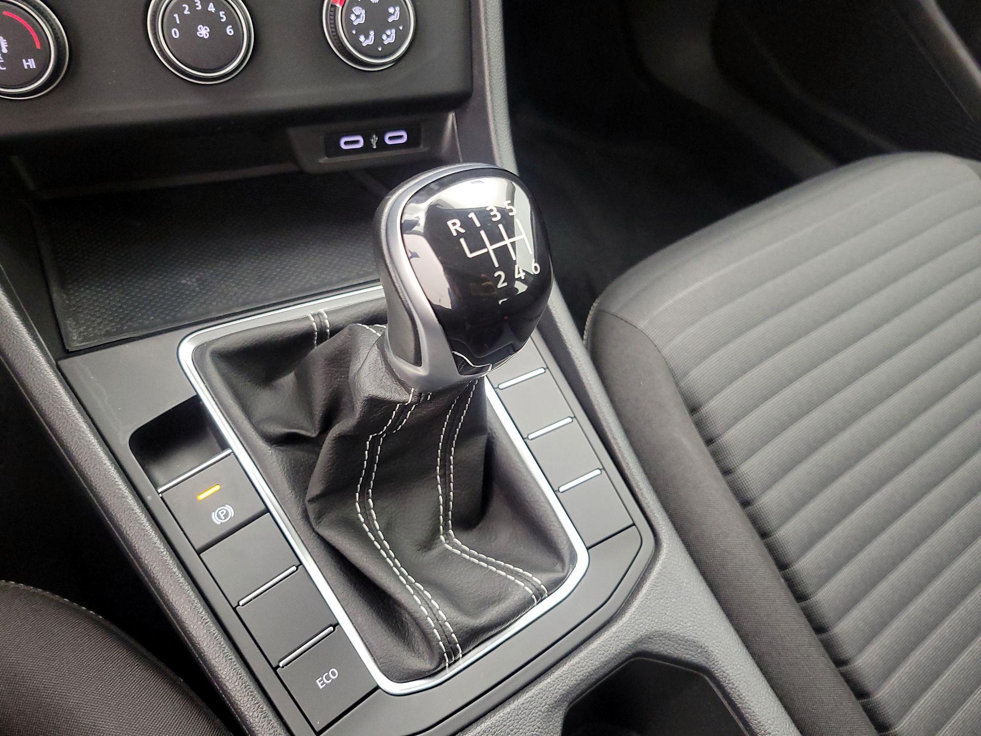 Thumbnail: 2022 Volkswagen Jetta - 17