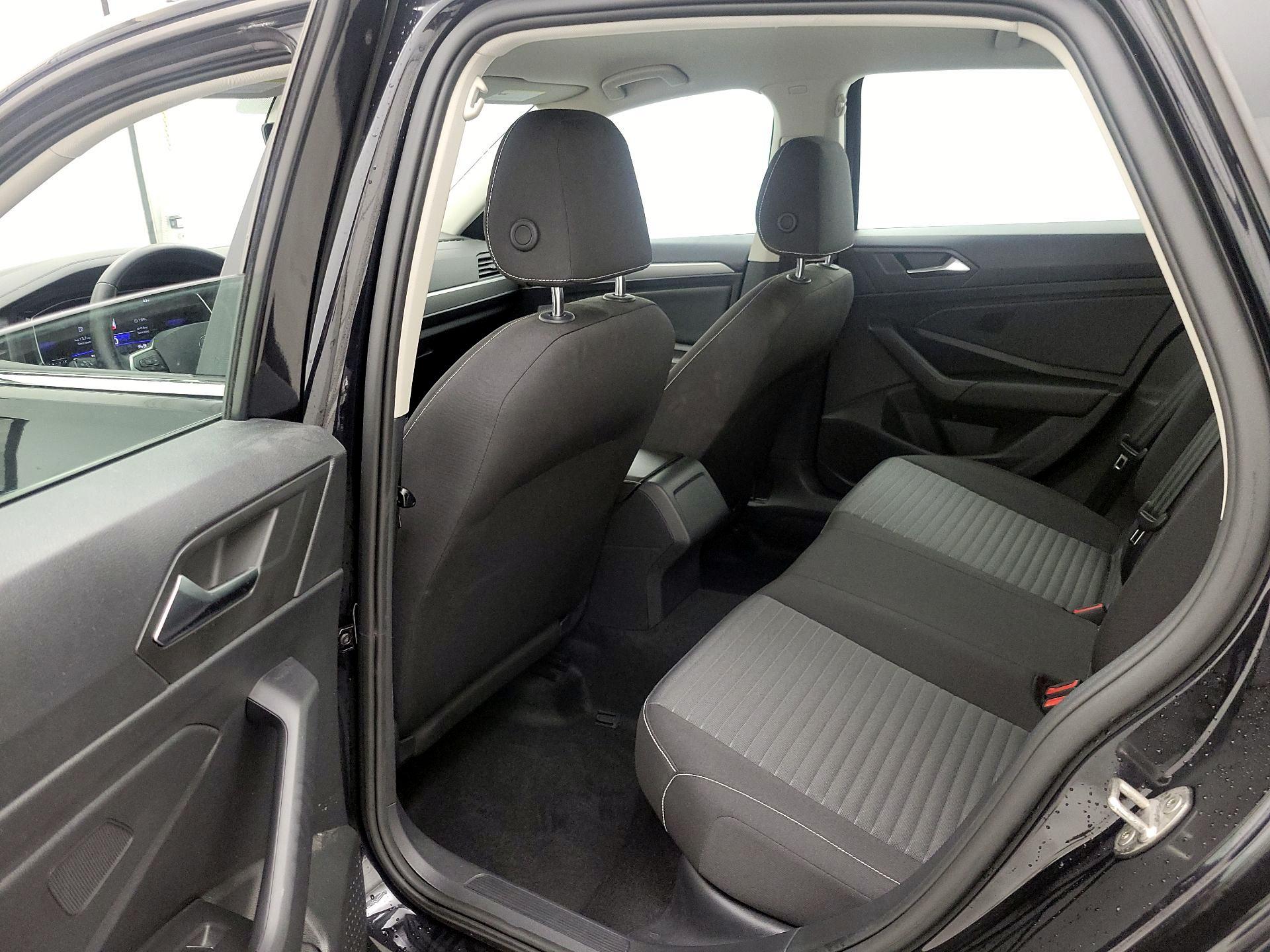 Thumbnail: 2022 Volkswagen Jetta - 19