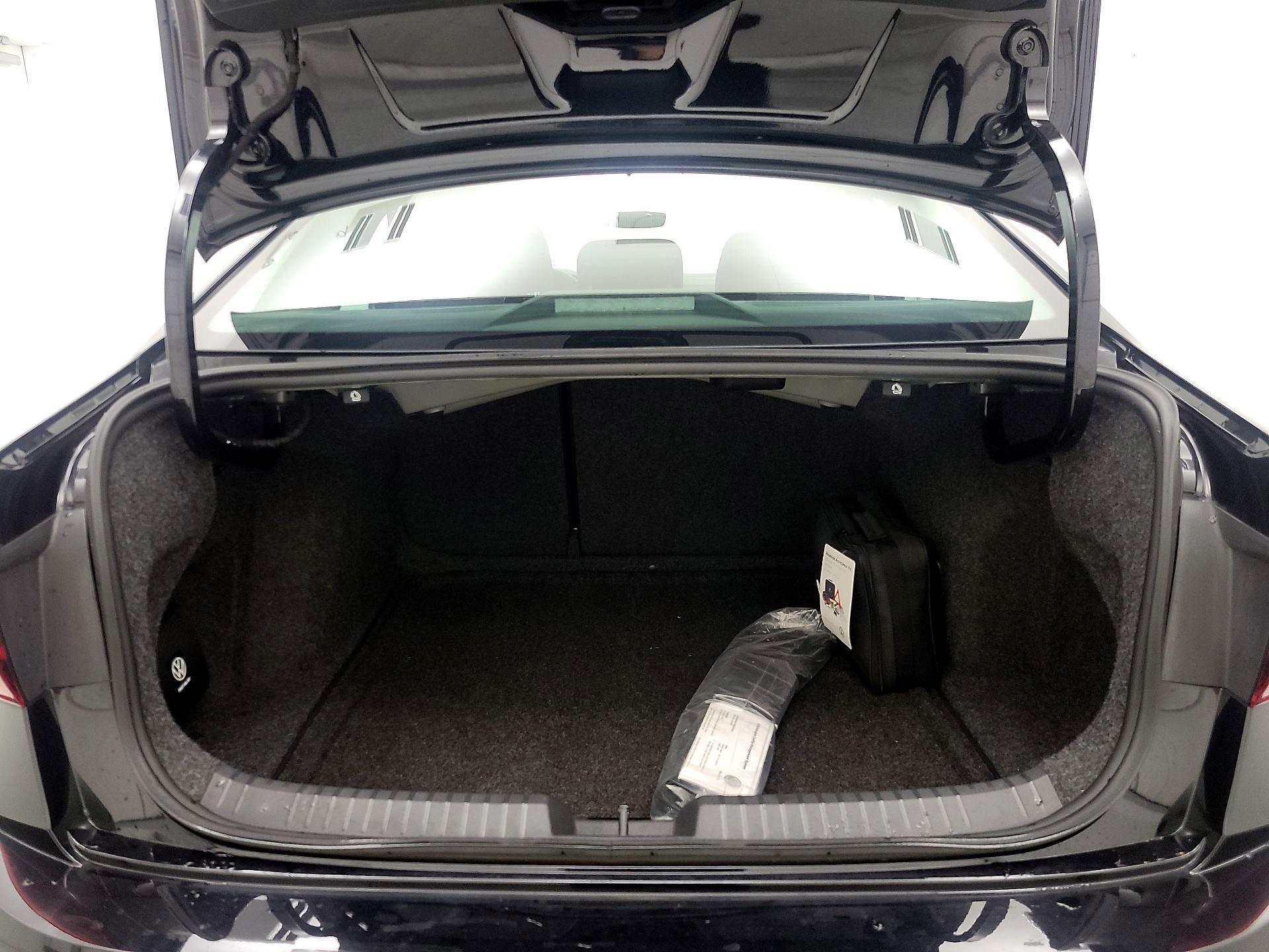 Thumbnail: 2022 Volkswagen Jetta - 20