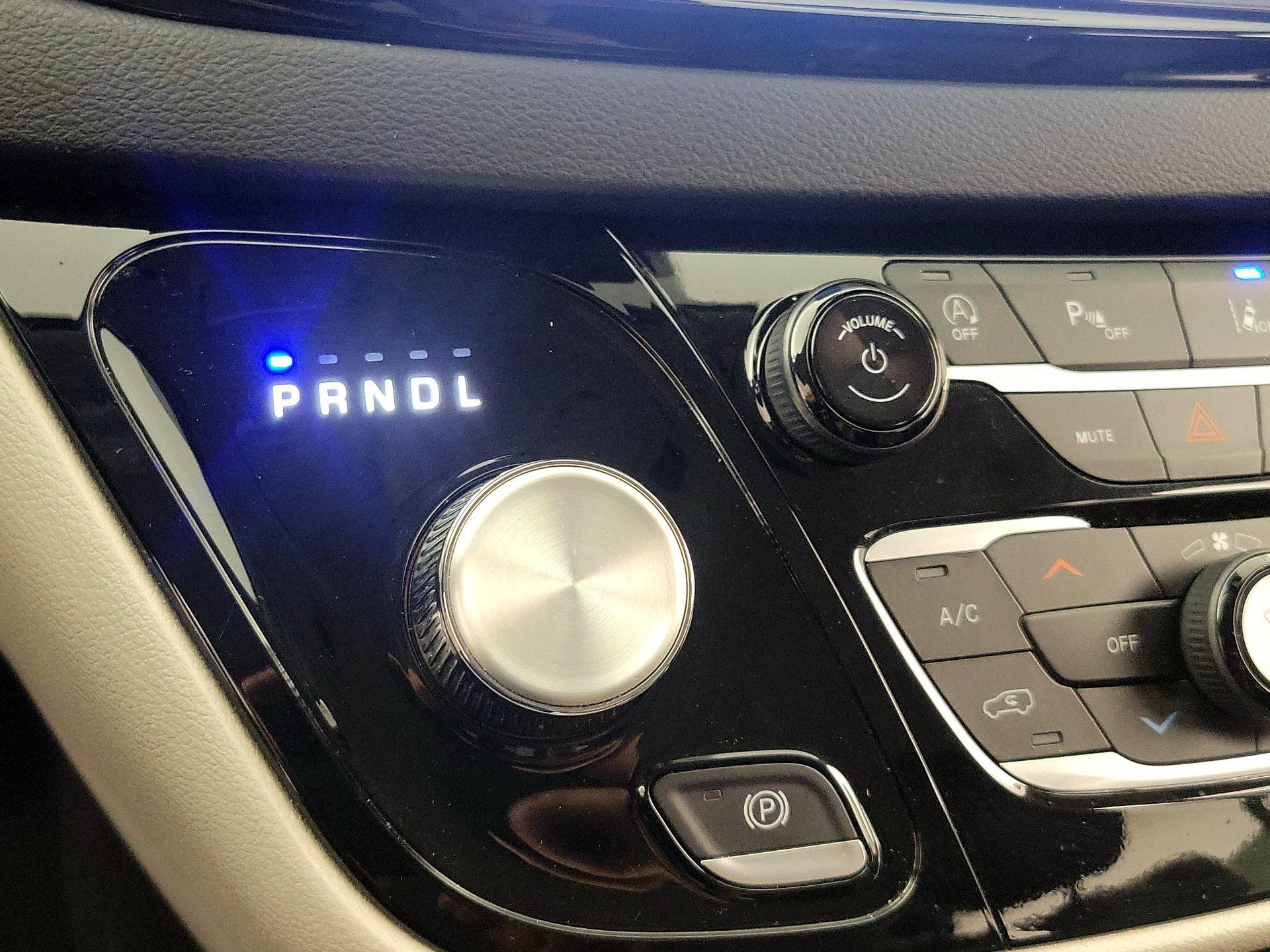 Thumbnail: 2023 Chrysler Pacifica - 17