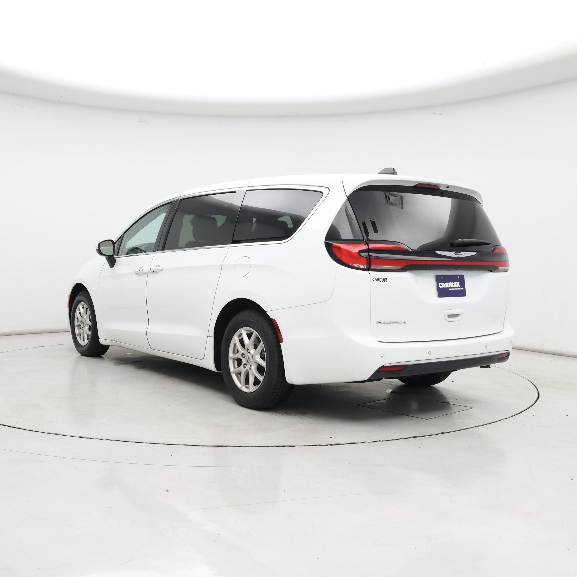 Thumbnail: 2023 Chrysler Pacifica - 2