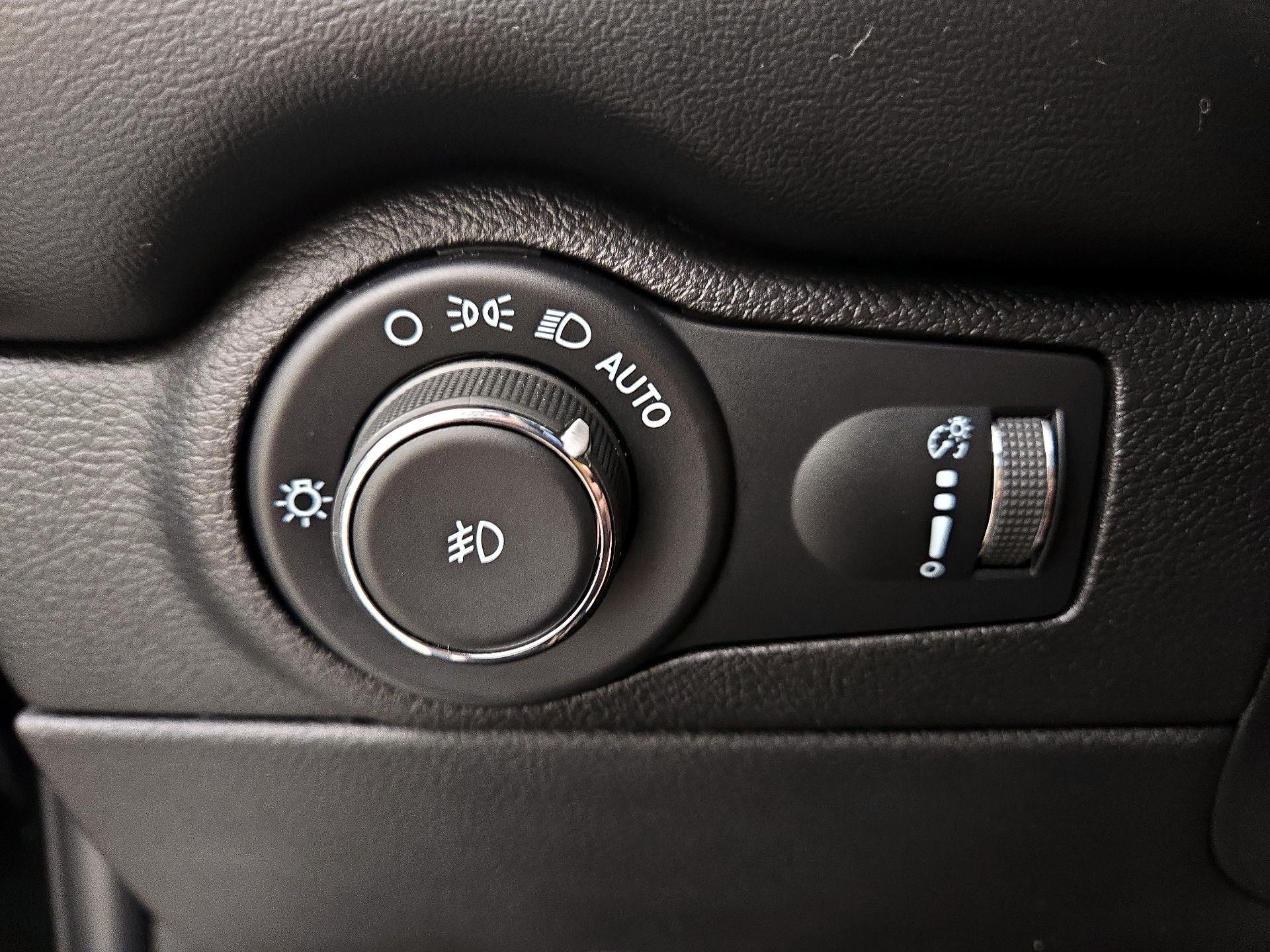 Thumbnail: 2021 Dodge Durango - 13