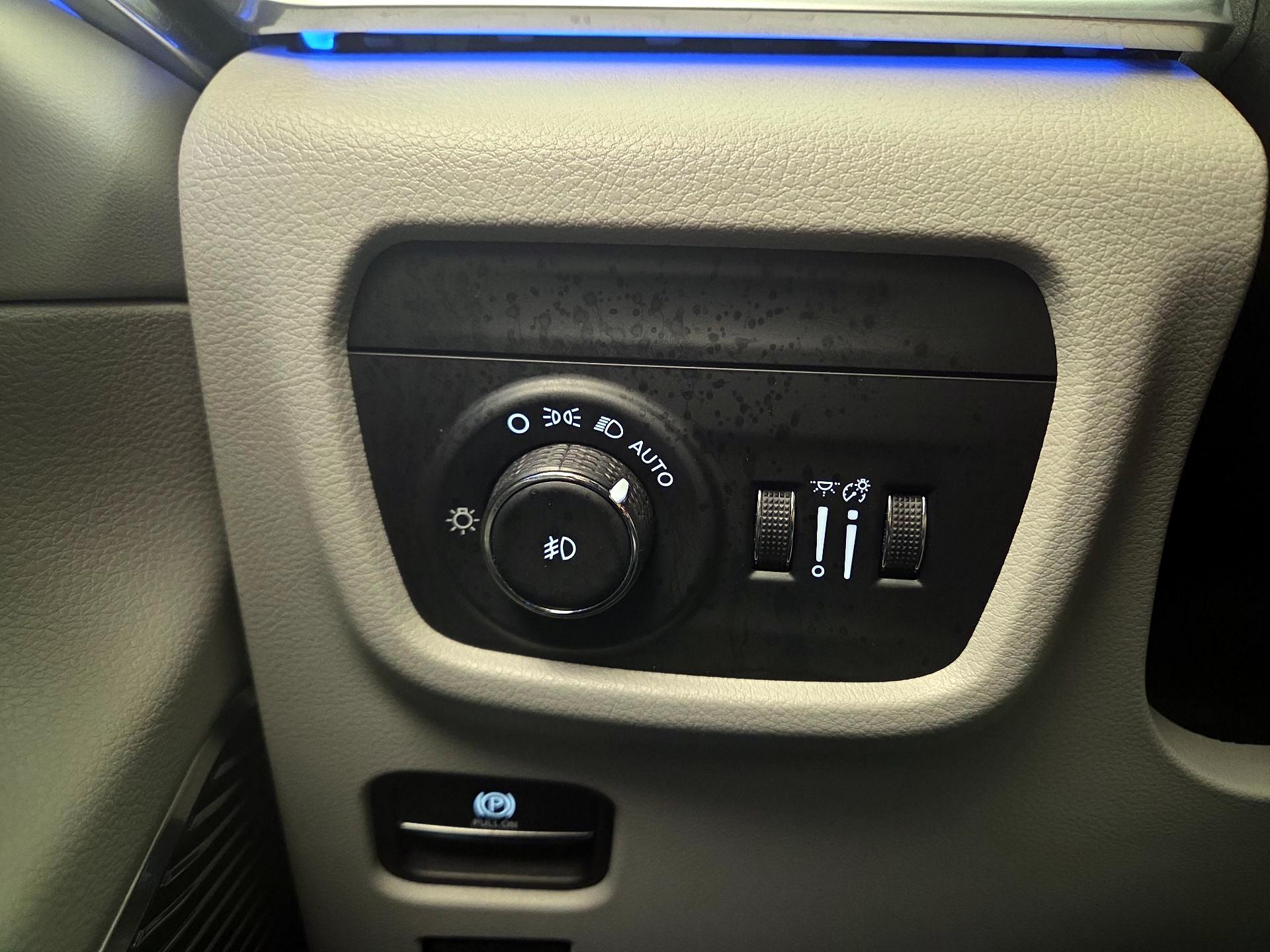 Thumbnail: 2022 Jeep Grand Cherokee - 13