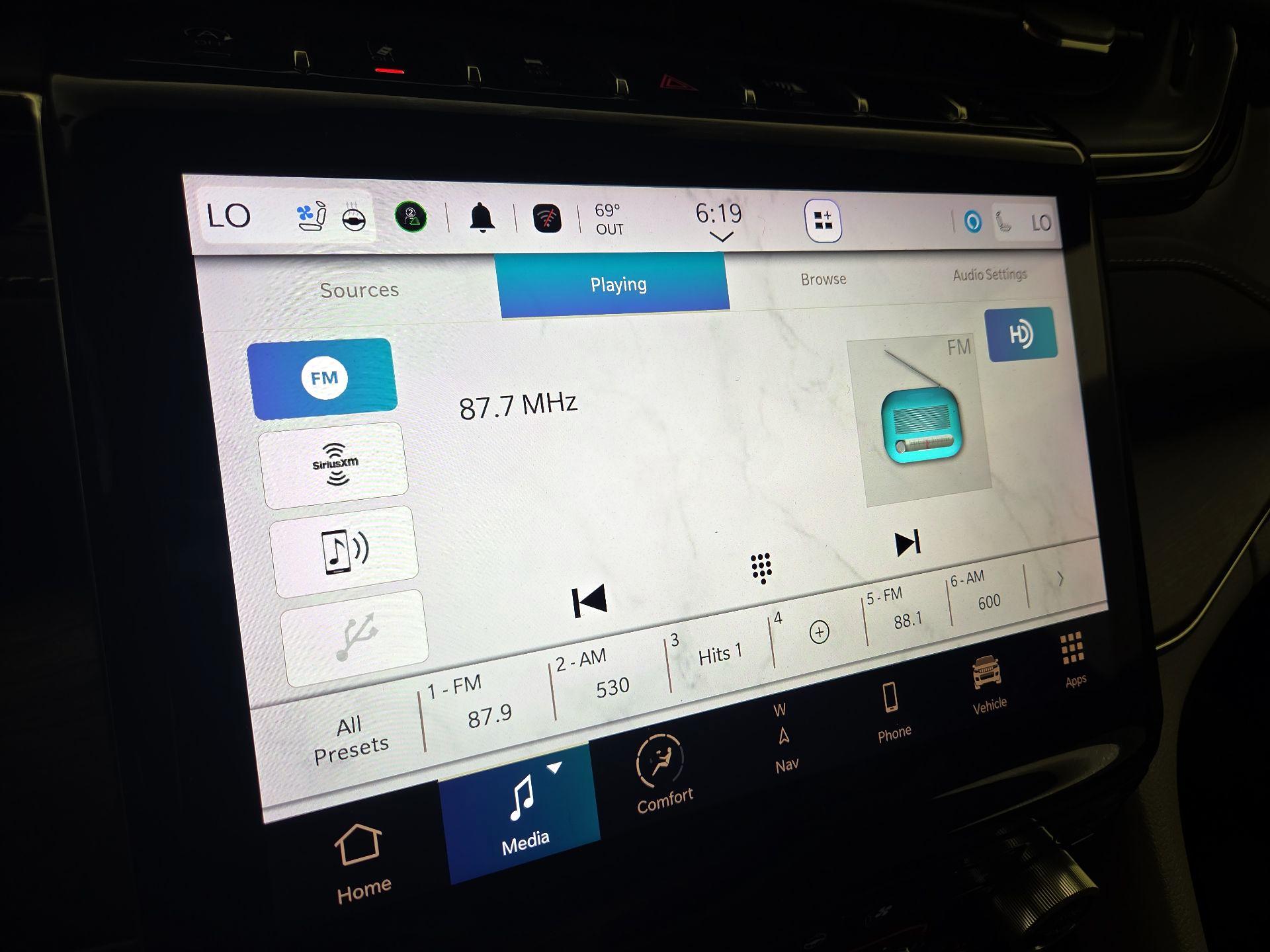 Thumbnail: 2022 Jeep Grand Cherokee - 16