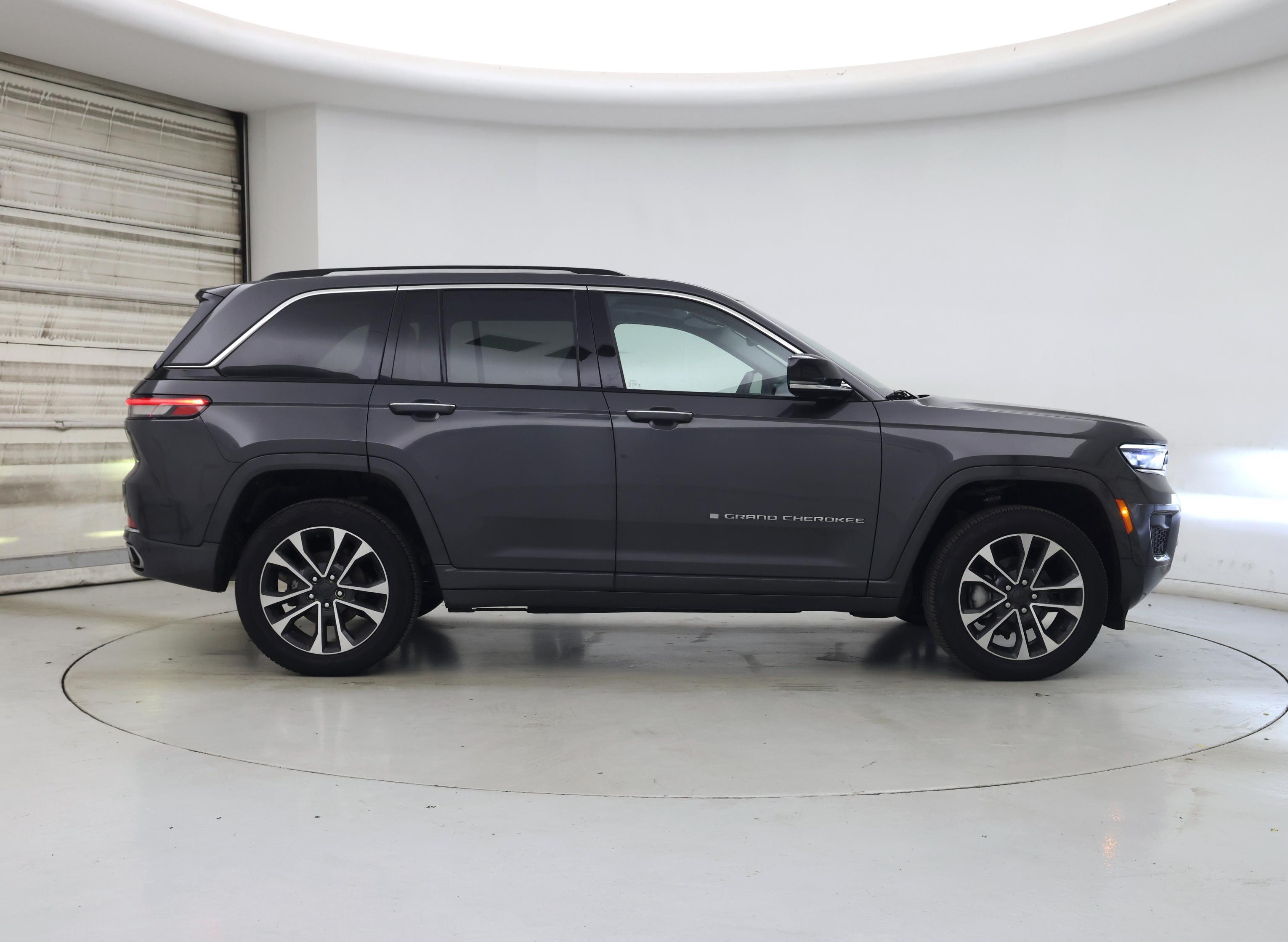 Thumbnail: 2022 Jeep Grand Cherokee - 7