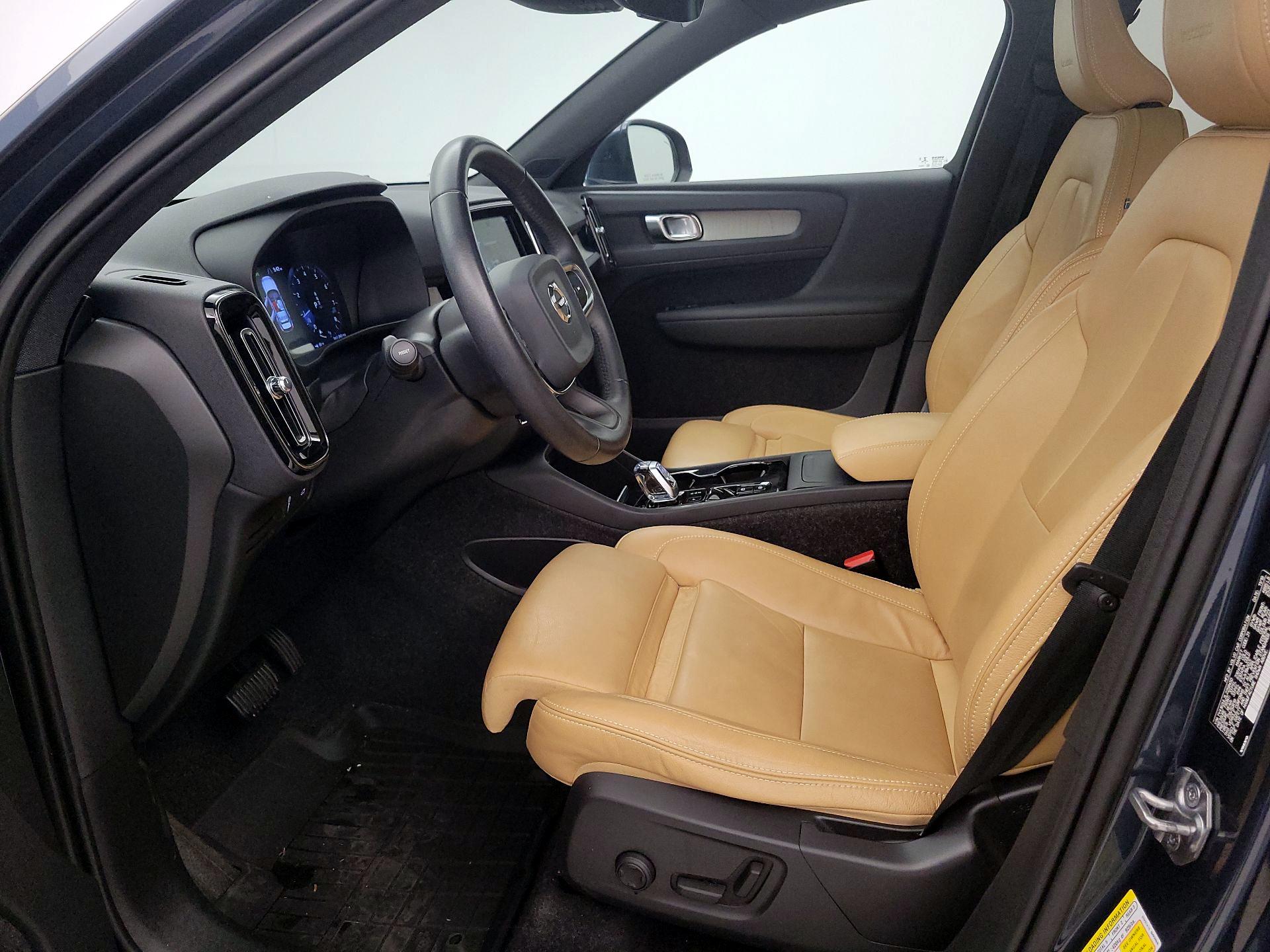 Thumbnail: 2020 Volvo XC40 - 11