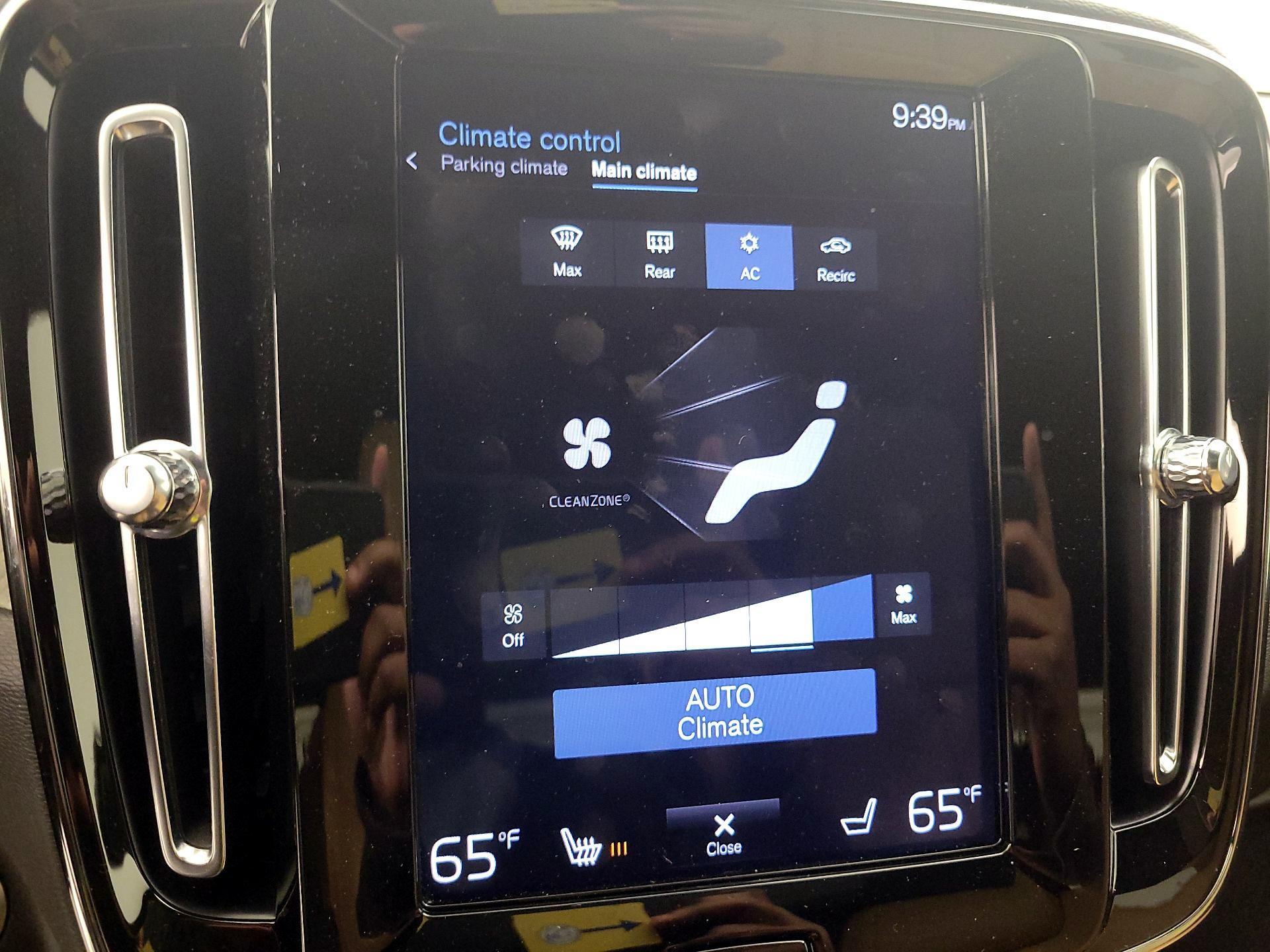 Thumbnail: 2020 Volvo XC40 - 17