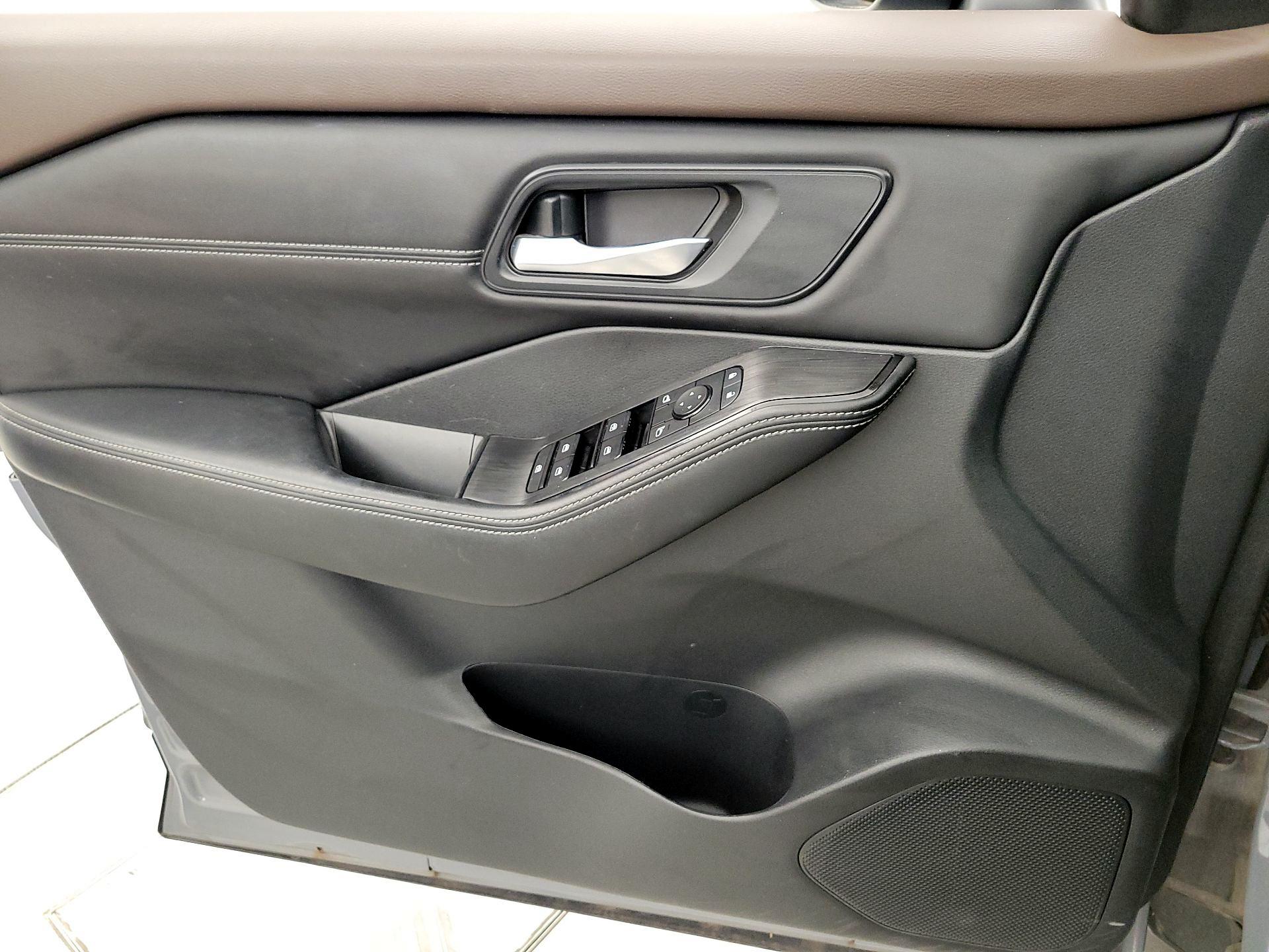 Thumbnail: 2023 Nissan Rogue - 12