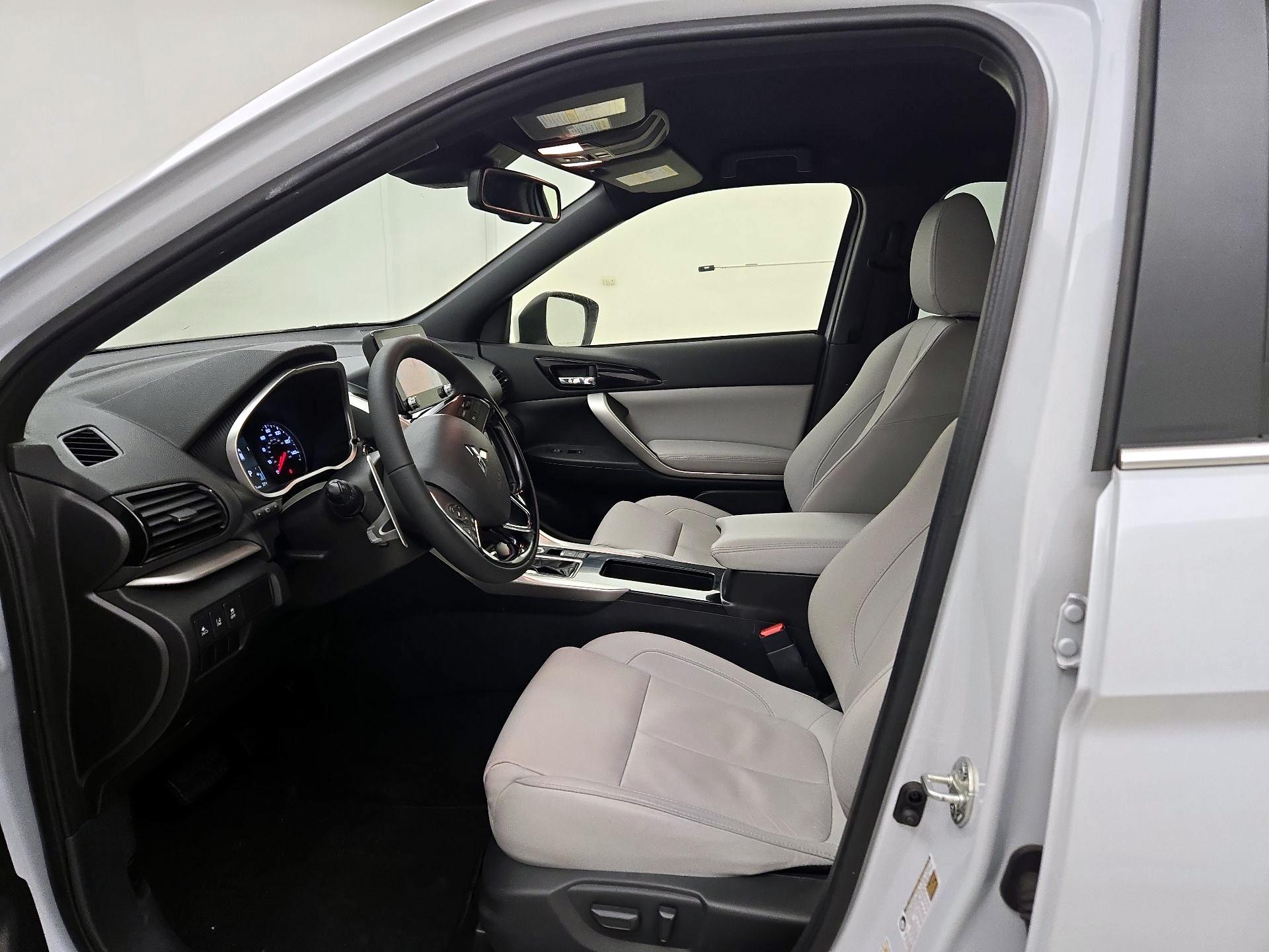 Thumbnail: 2023 Mitsubishi Eclipse Cross - 11