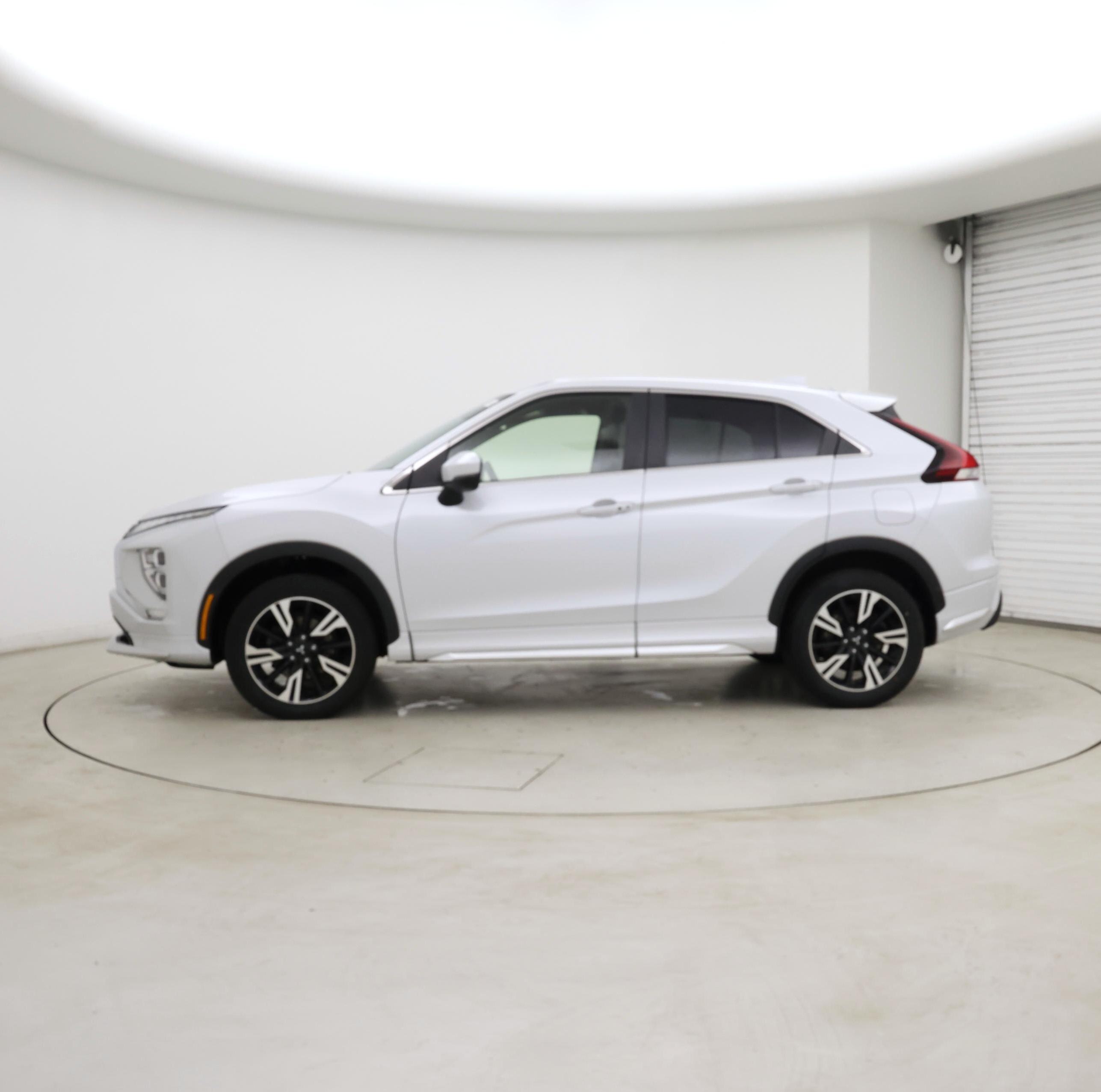 Thumbnail: 2023 Mitsubishi Eclipse Cross - 3